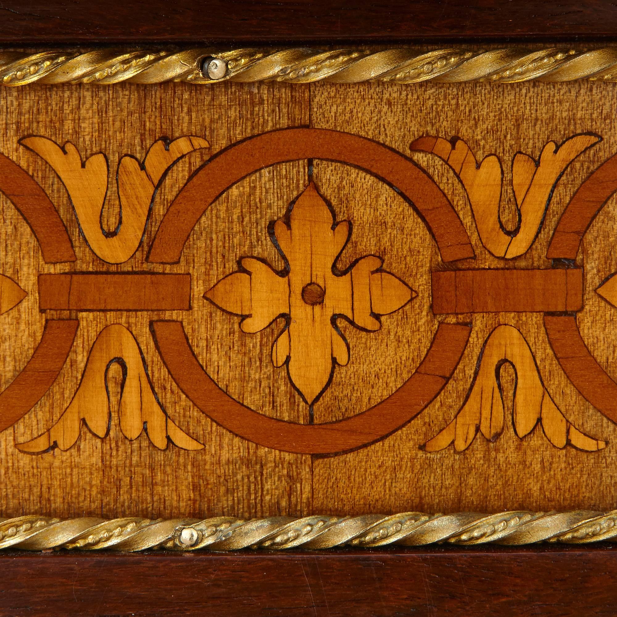 Français Ancienne table  th franaise en marqueterie monte en bronze dor par Linke en vente