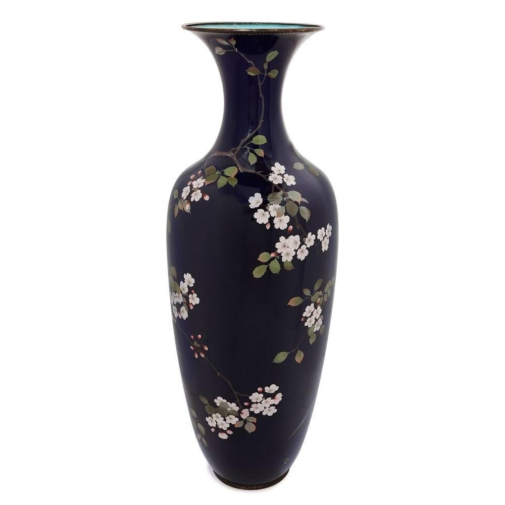 Large Meiji Period Cloisonné Enamel Vase In Good Condition In London, GB
