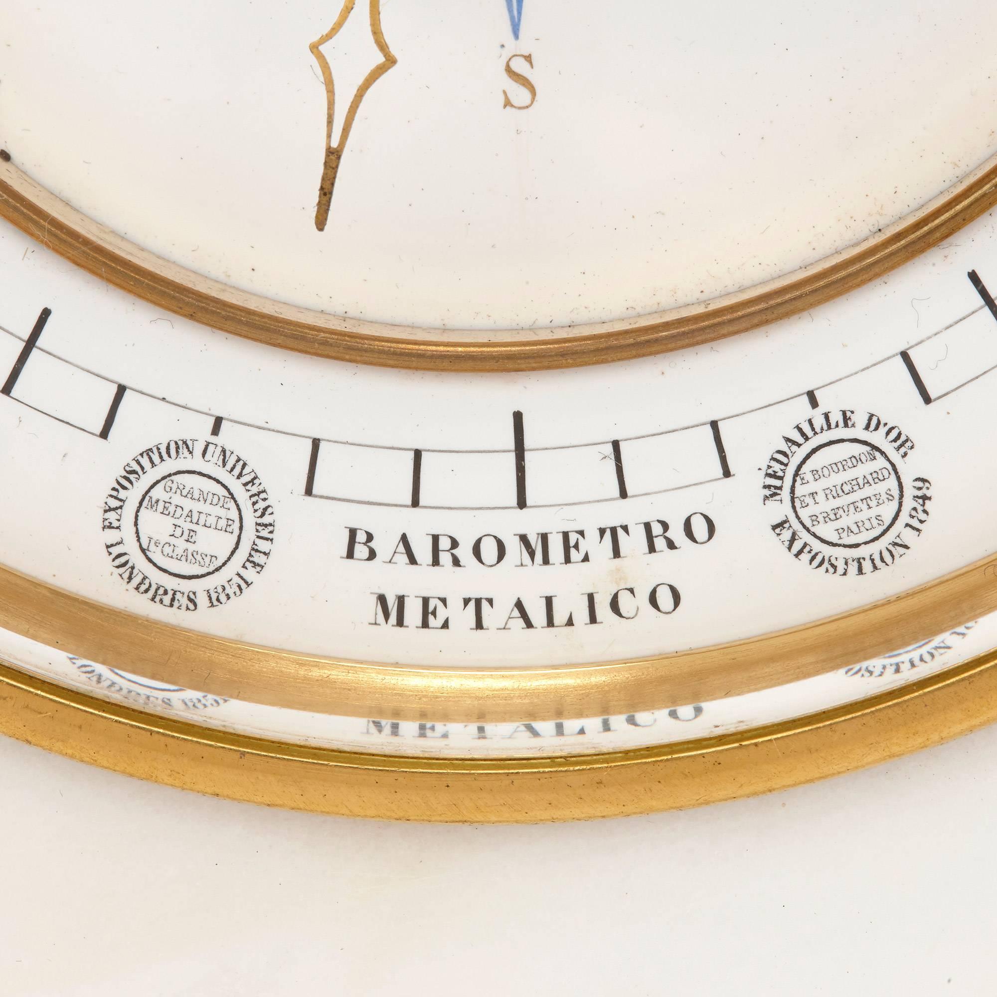 XIX secolo Orologio da tavolo in marmo di Carrara con barometro, termometro e calendario perpetuo in vendita