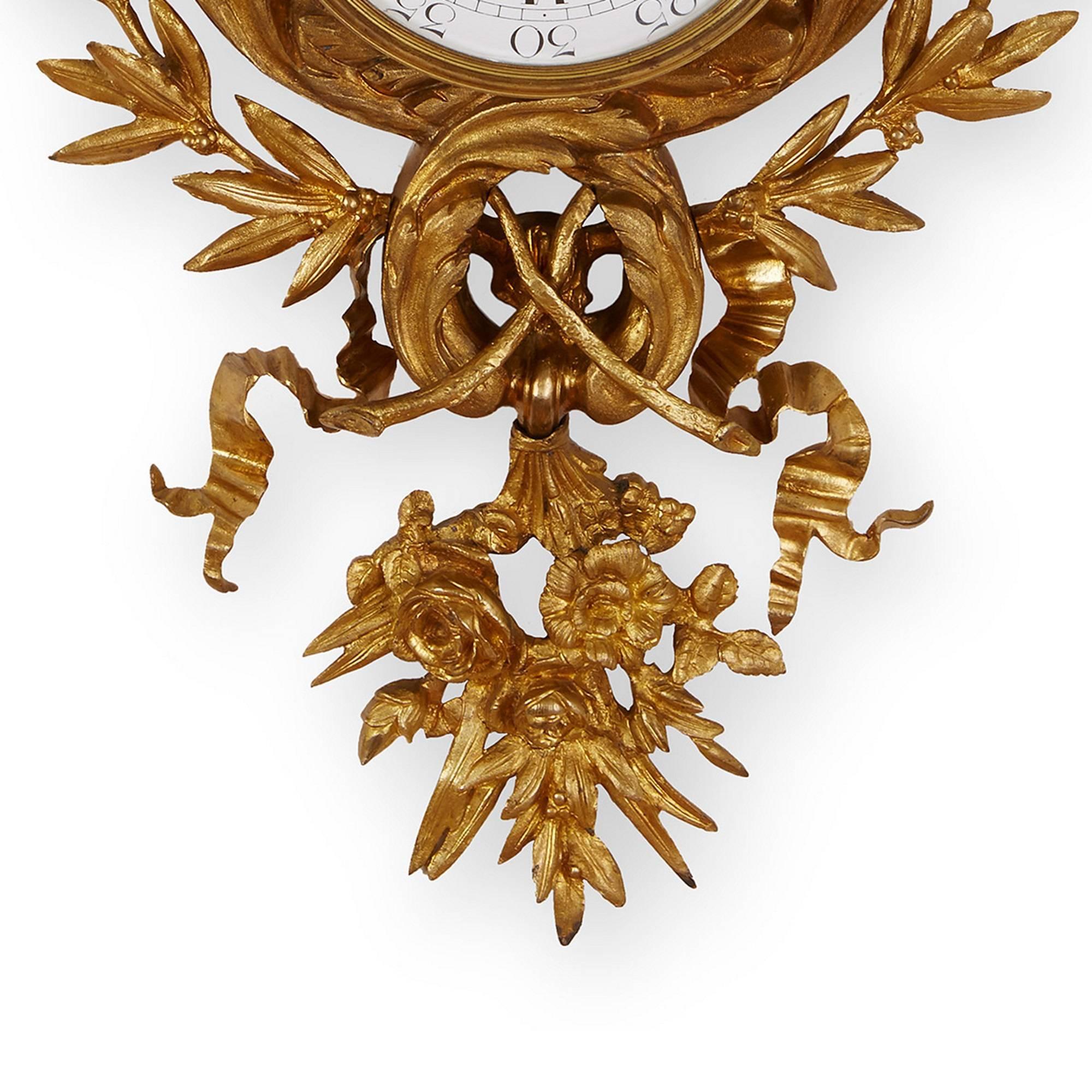 Cartel Cartel Uhr aus vergoldeter Bronze im neoklassischen Stil mit leierförmiger Rückwand (Französisch) im Angebot