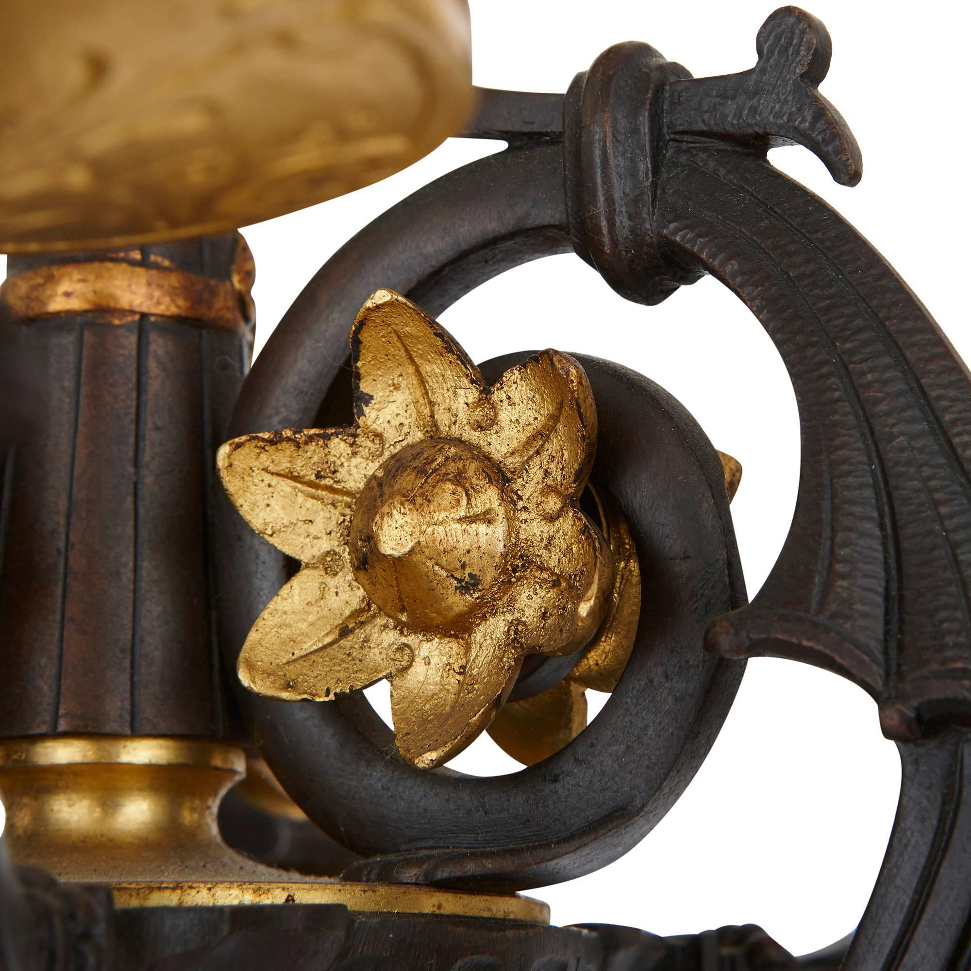 Uhrenset aus rotem Marmor, vergoldeter und patinierter Bronze von Lemerle-Charpentier & Compagnie (Goldbronze) im Angebot