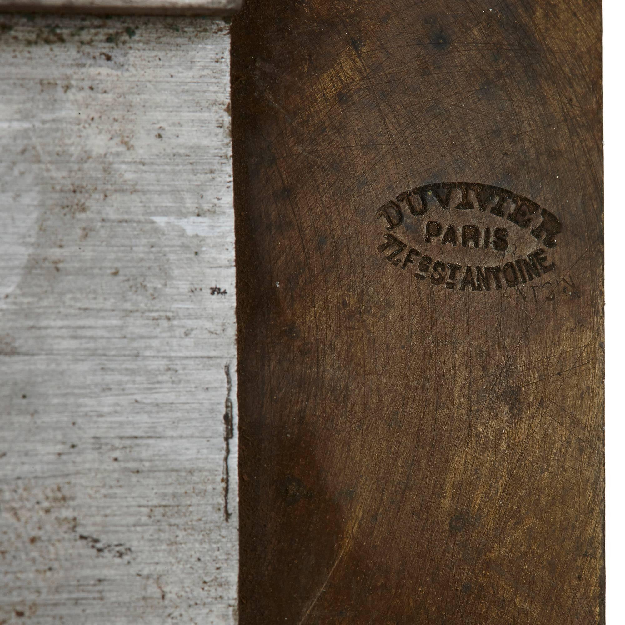 Commodo in stile neoclassico in marmo e legno ornato da ormolature di Leleu in vendita 2