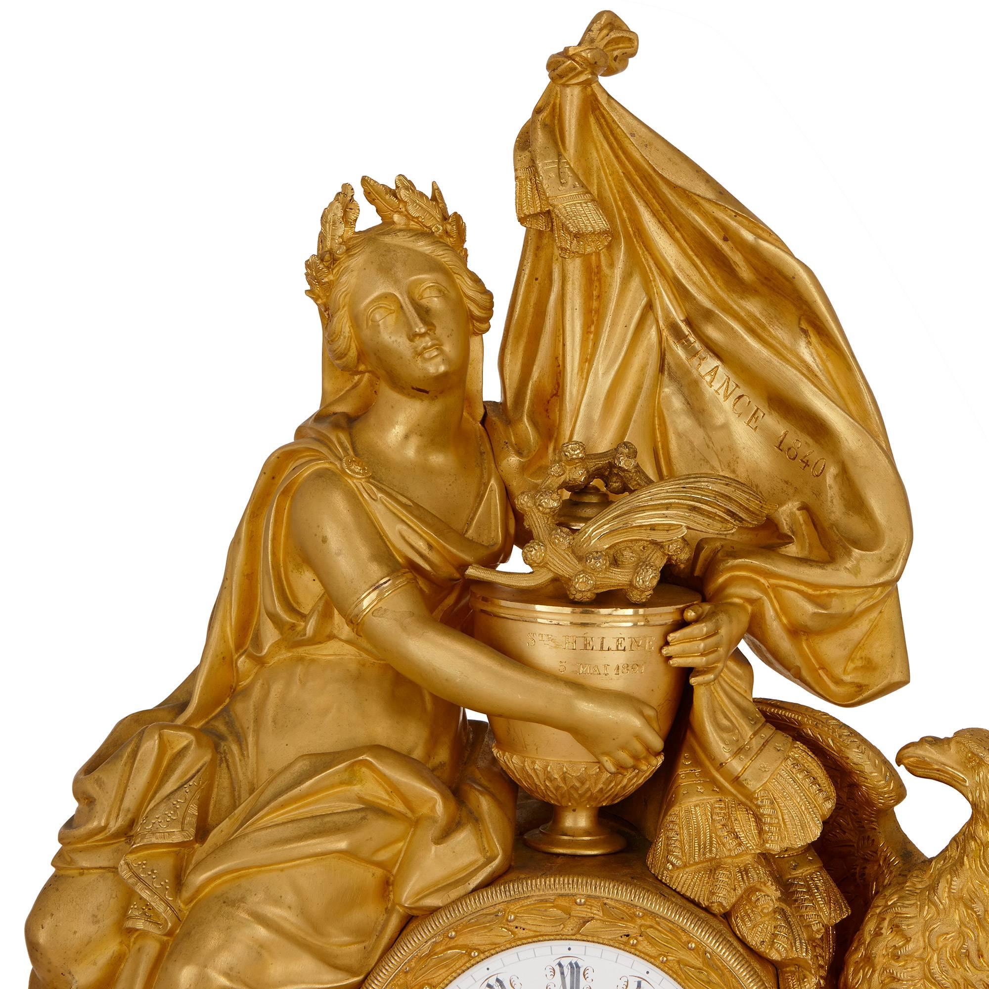 Antike Goldbronze-Kaminuhr von Leroy, zum Gedenken an Napoleon Bonaparte (Französisch) im Angebot
