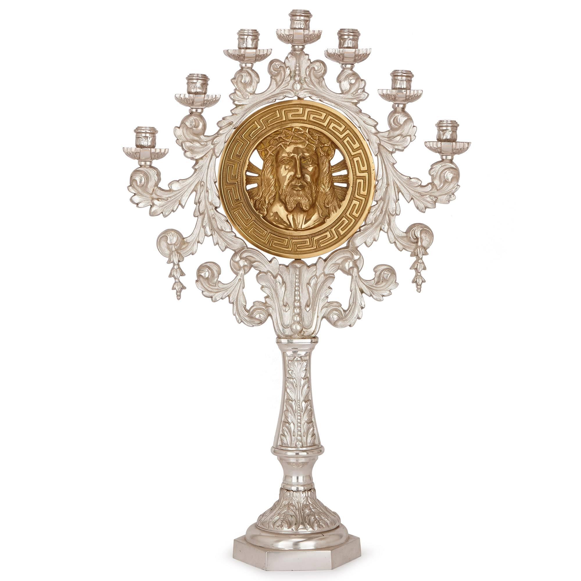 Baroque Paire de candélabres français en bronze doré et argenté, représentant Jésus et la Vierge en vente