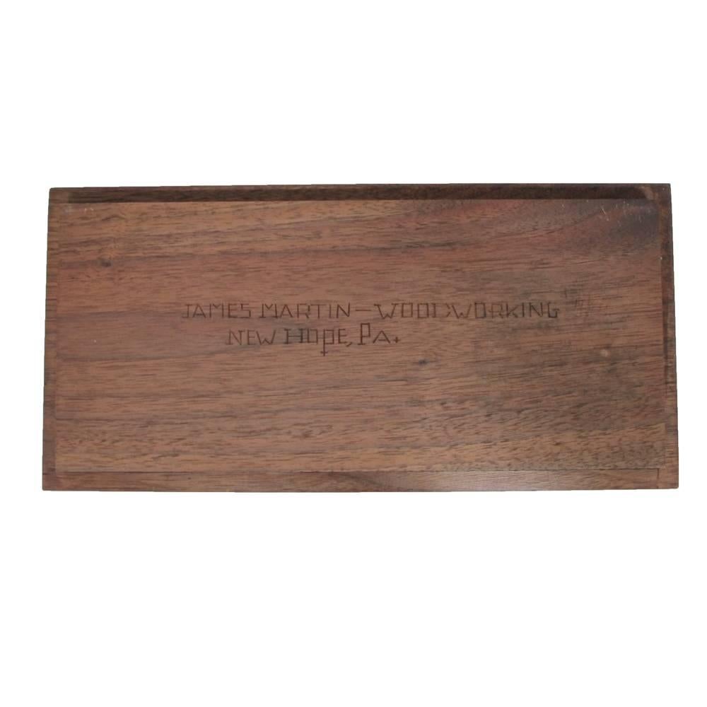 James Martin Sculpted Hand-Carved Walnut Box New Hope School USA, 1960s Signed In Excellent Condition In New York, NY