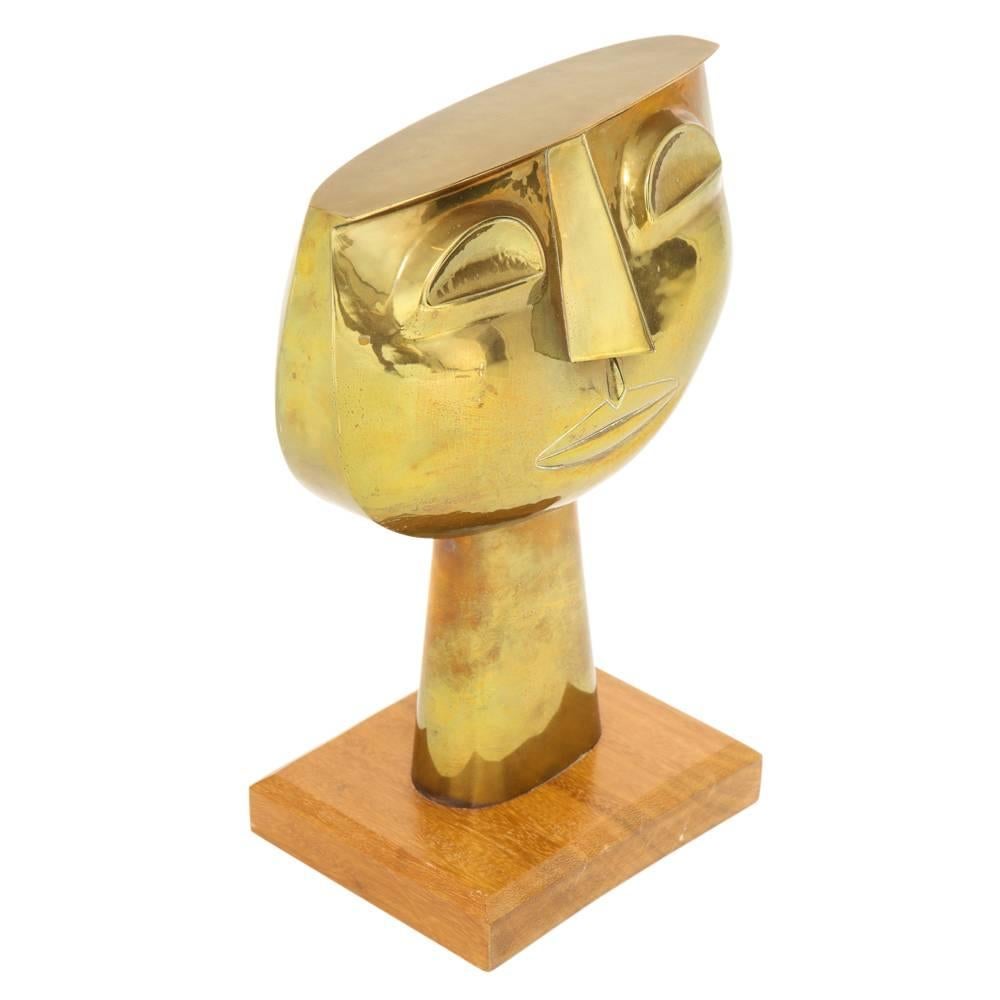Mid-Century Modern Tête sculptée en laiton Oswaldo Guayasamin, signée Ecuador, années 1960