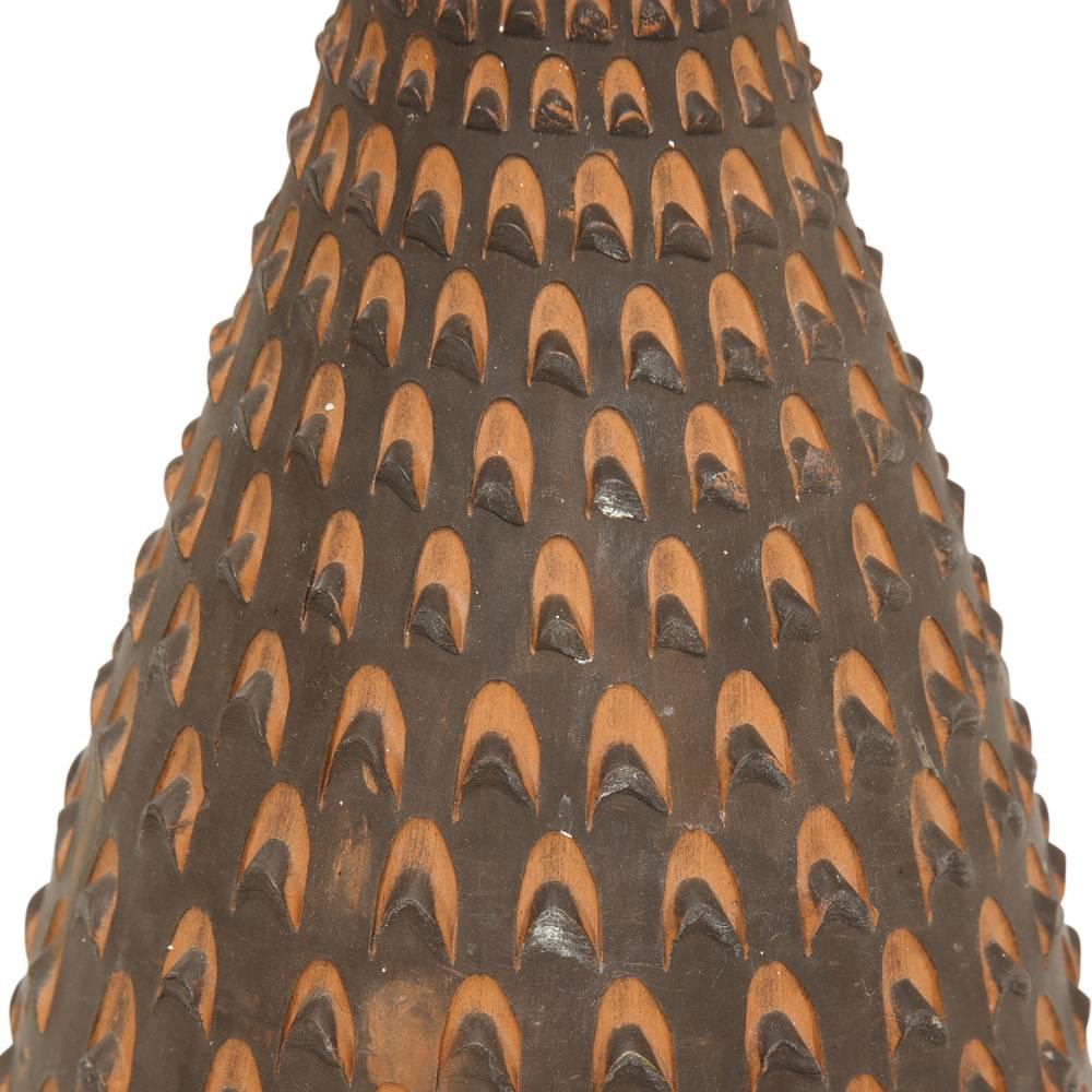 Lampe de bureau Raymor, céramique, marron,cone de pin, signée Bon état - En vente à New York, NY