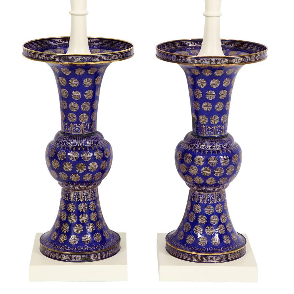 Cloissoné Tommi Parzinger Lamps, Chinese Qing Cloisonné, Cobalt Blue, Gilt, Brass, Signed For Sale