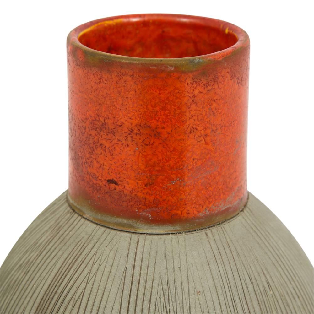 Raymor Bitossi Vase Ceramic Orange Signed In Good Condition In New York, NY