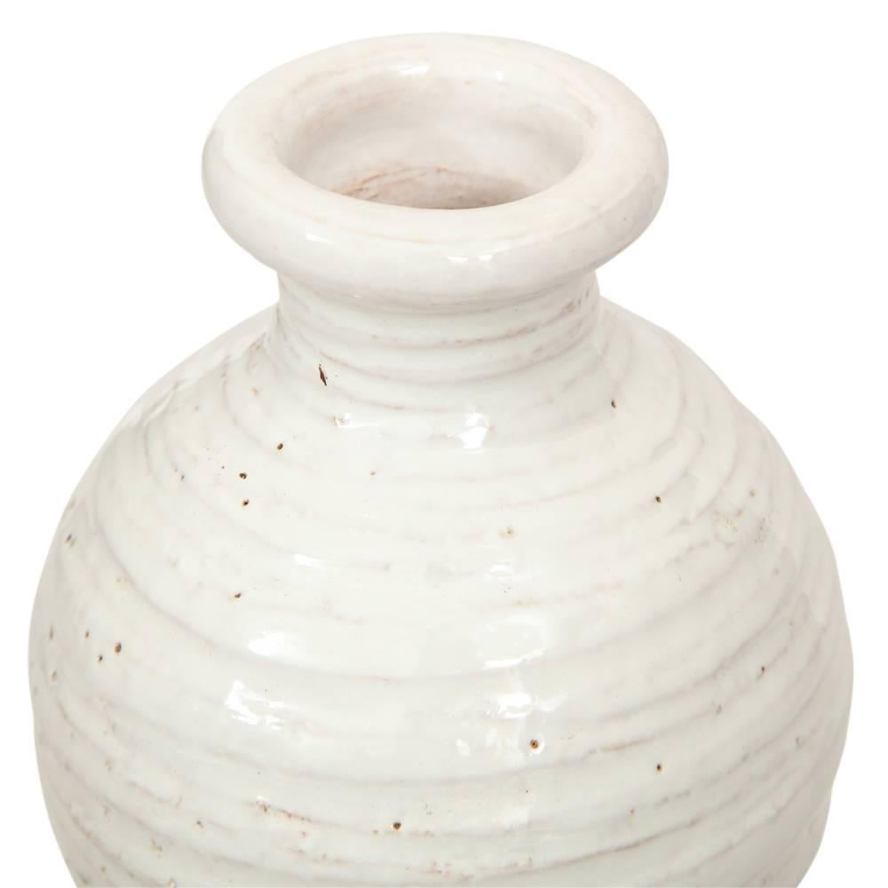Bitossi Raymor Ceramic Vase White Signed, Italy, 1960s In Excellent Condition In New York, NY