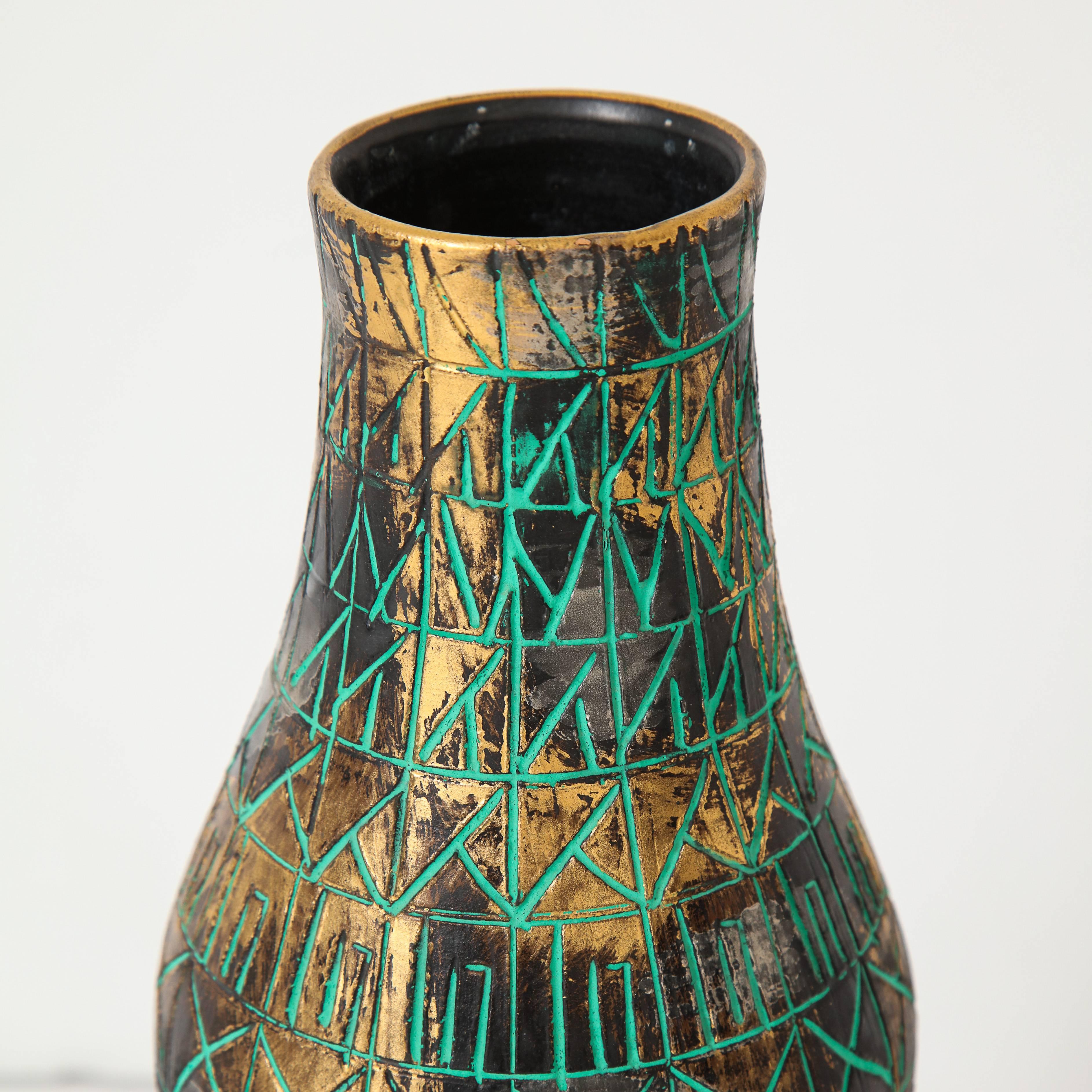 Raymor Vase, Ceramic, Sgraffito, Green, Gold, Chrome, Signed In Good Condition For Sale In New York, NY