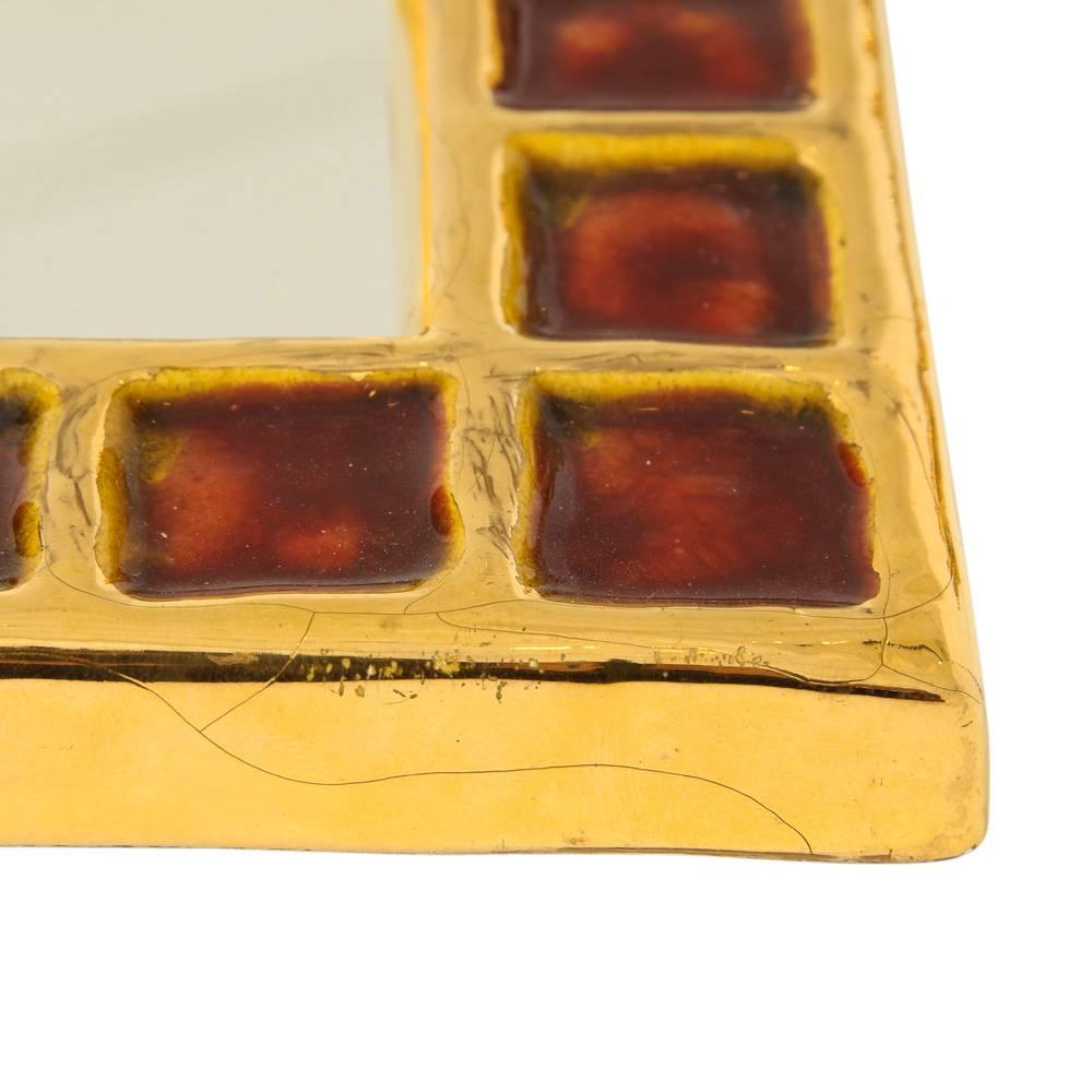 Mid-Century Modern Miroir Francois Lembo, Céramique, Or et Rouge, Signé en vente