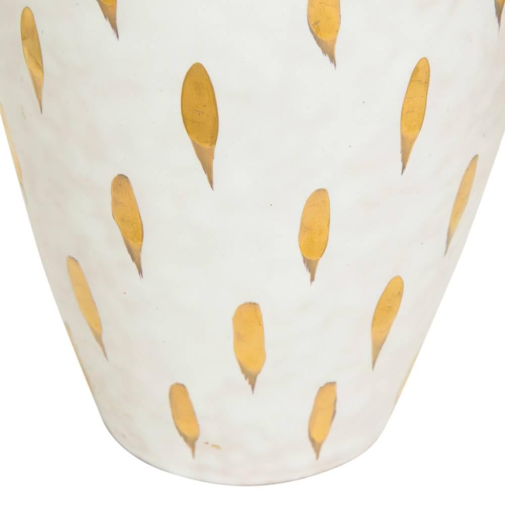 Bitossi Ceramic Vases Pottery Gold White Piume Feather Signed, Italy, 1960s In Good Condition In New York, NY