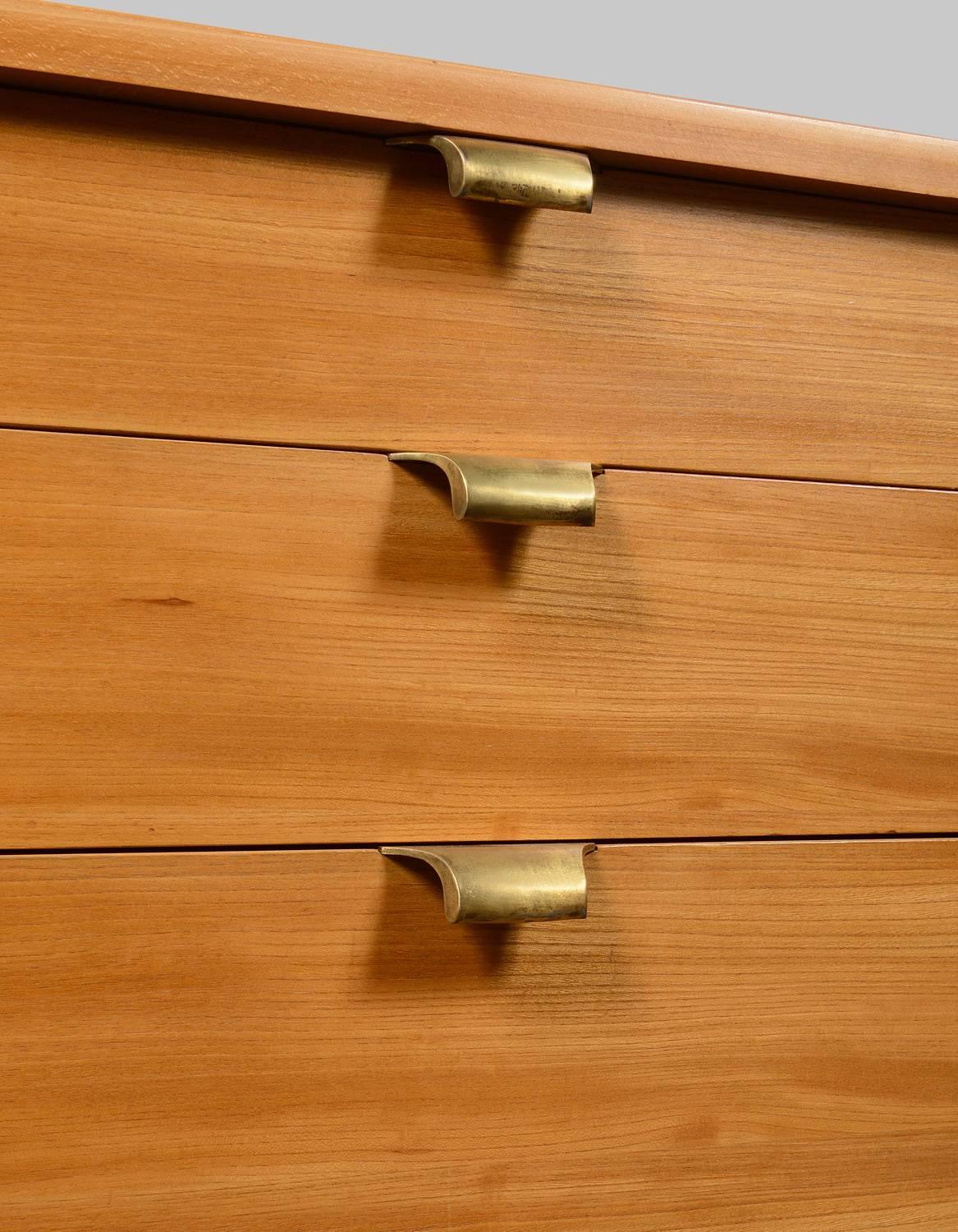 Mid-20th Century Elegant Pair of Chest of Drawers by Ed. Wormley, 1950s For Sale