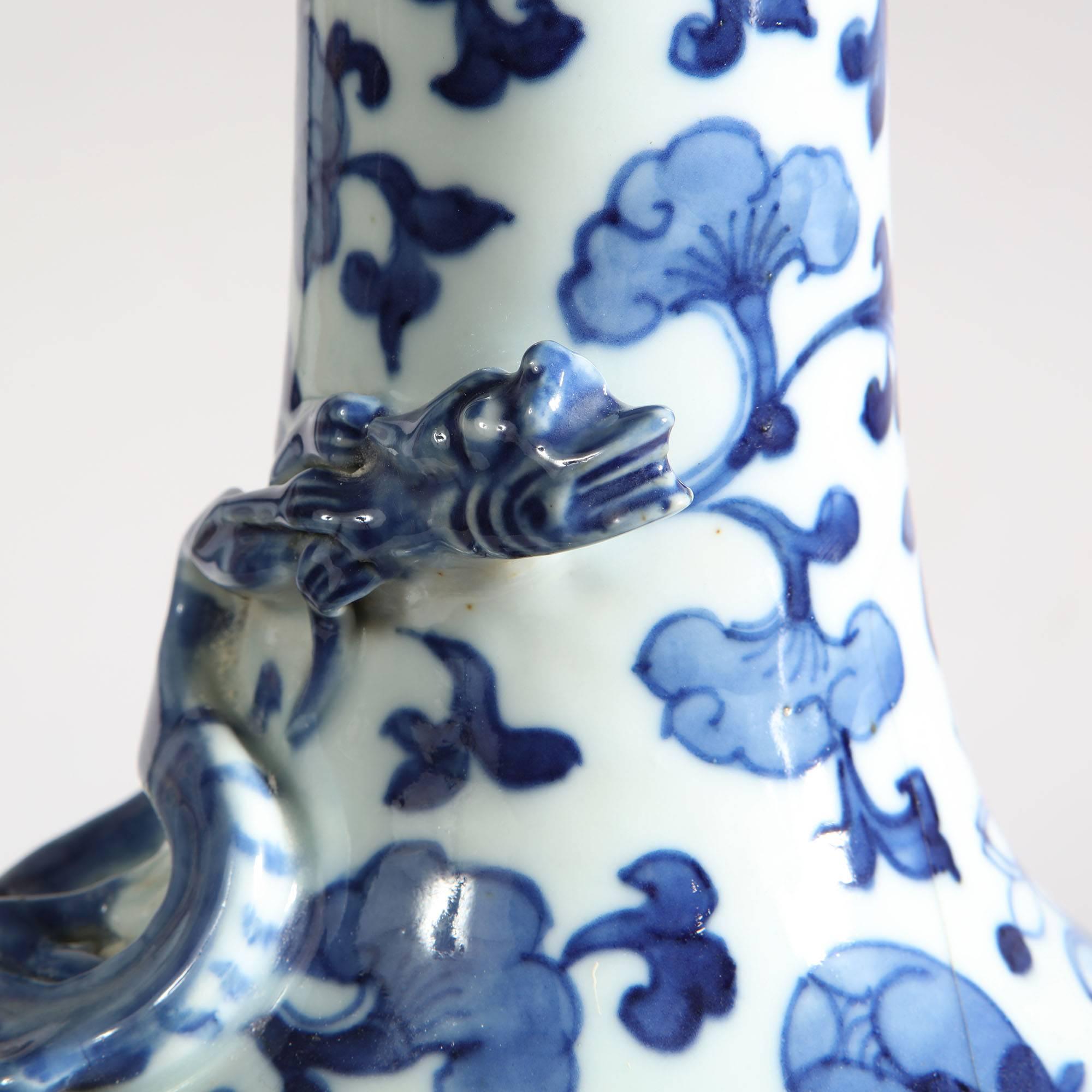 Fine Pair of Qianlong Bottle Vases In Good Condition In London, GB