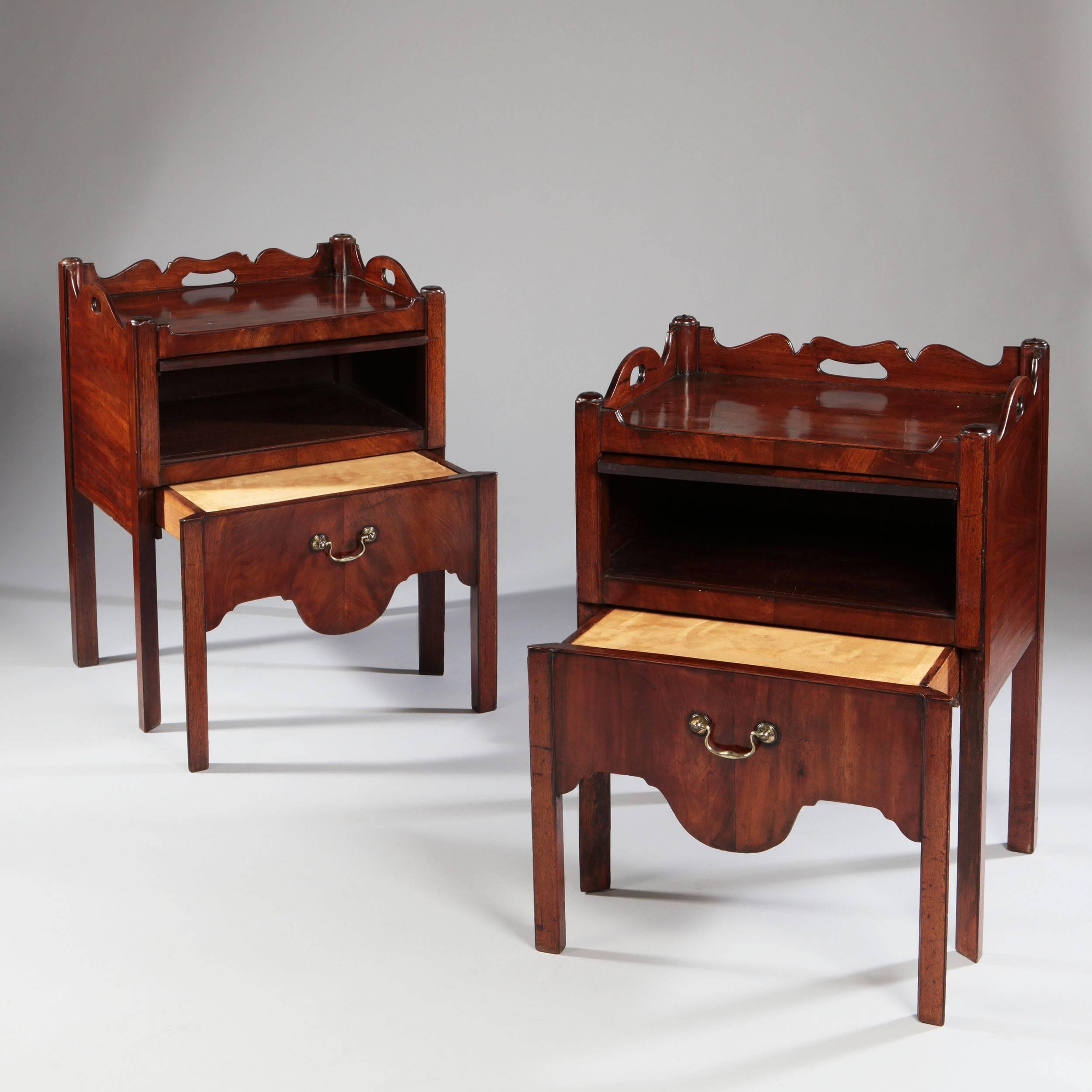 English Fine Matched Pair of Mid-18th Century Bedside Commodes