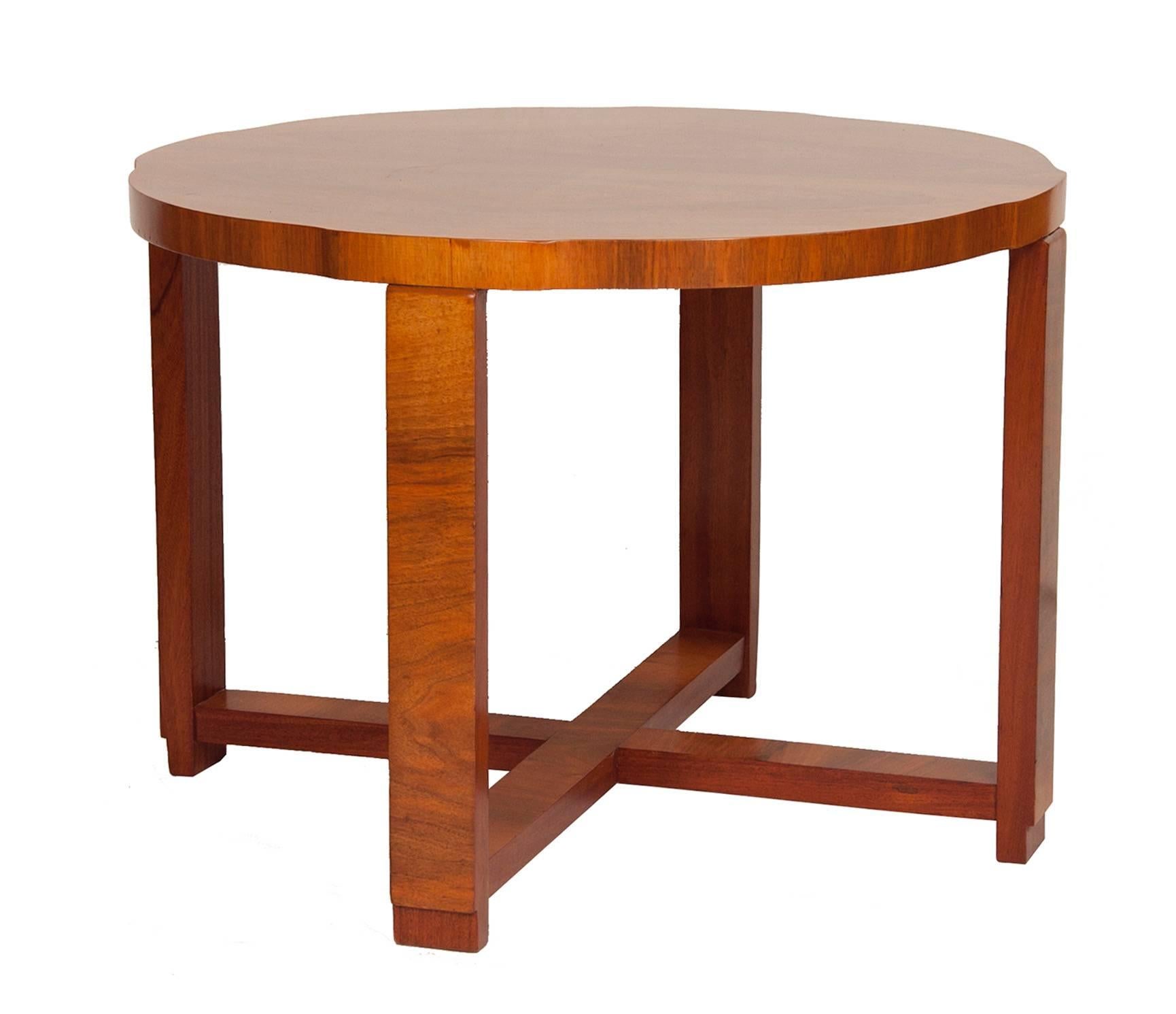 Art Deco nest of tables
Art Deco centre table with four side tables that sit neatly underneath, finished in a beautiful Walnut.
Large table measures: H: 55 cm W: 76 cm D: 76 cm small tables H: 49 cm W: 33 cm D: 33 cm
British, circa 1930.