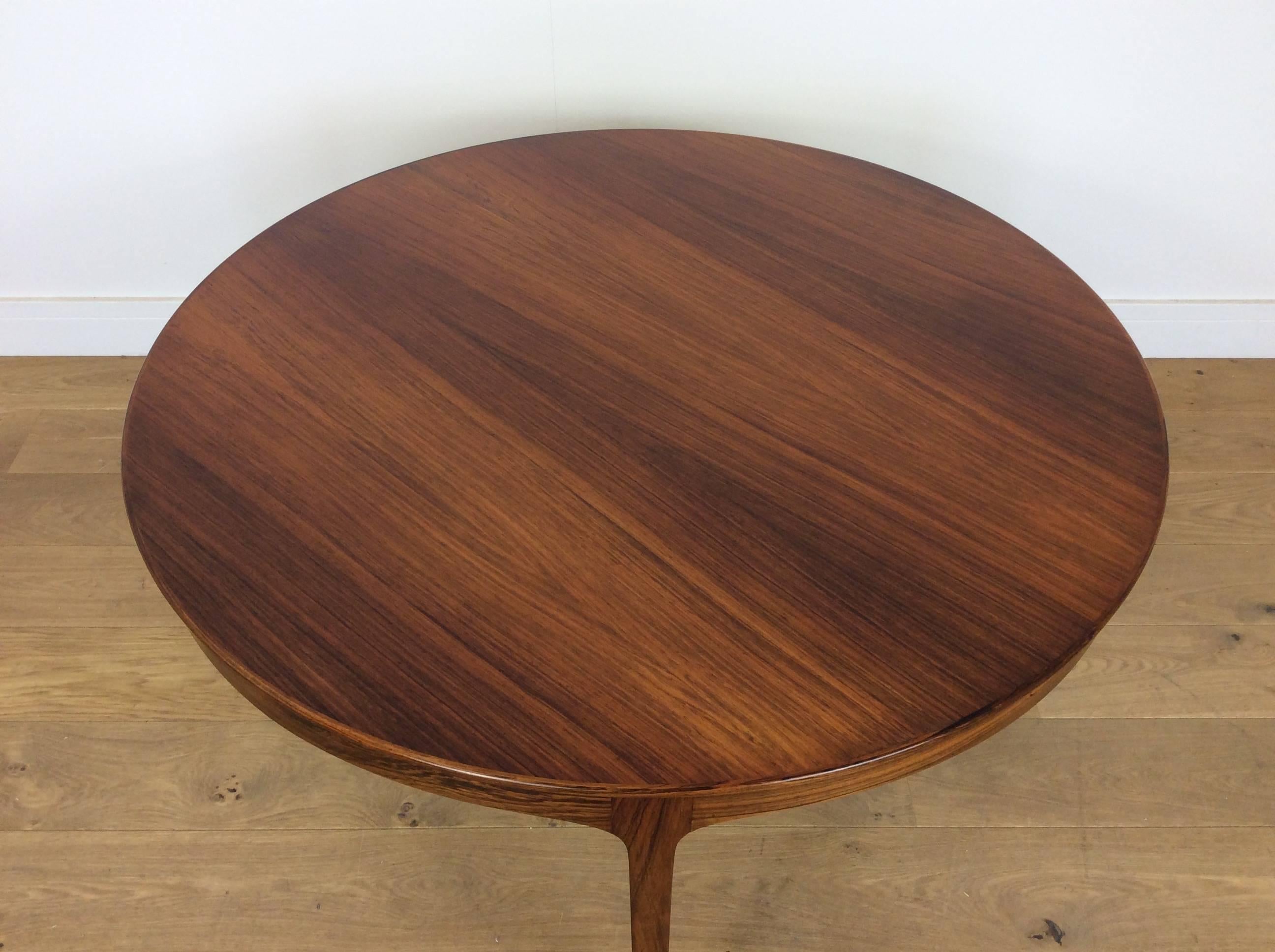 Midcentury Rosewood Table by Ole Wanschers In Excellent Condition For Sale In London, GB