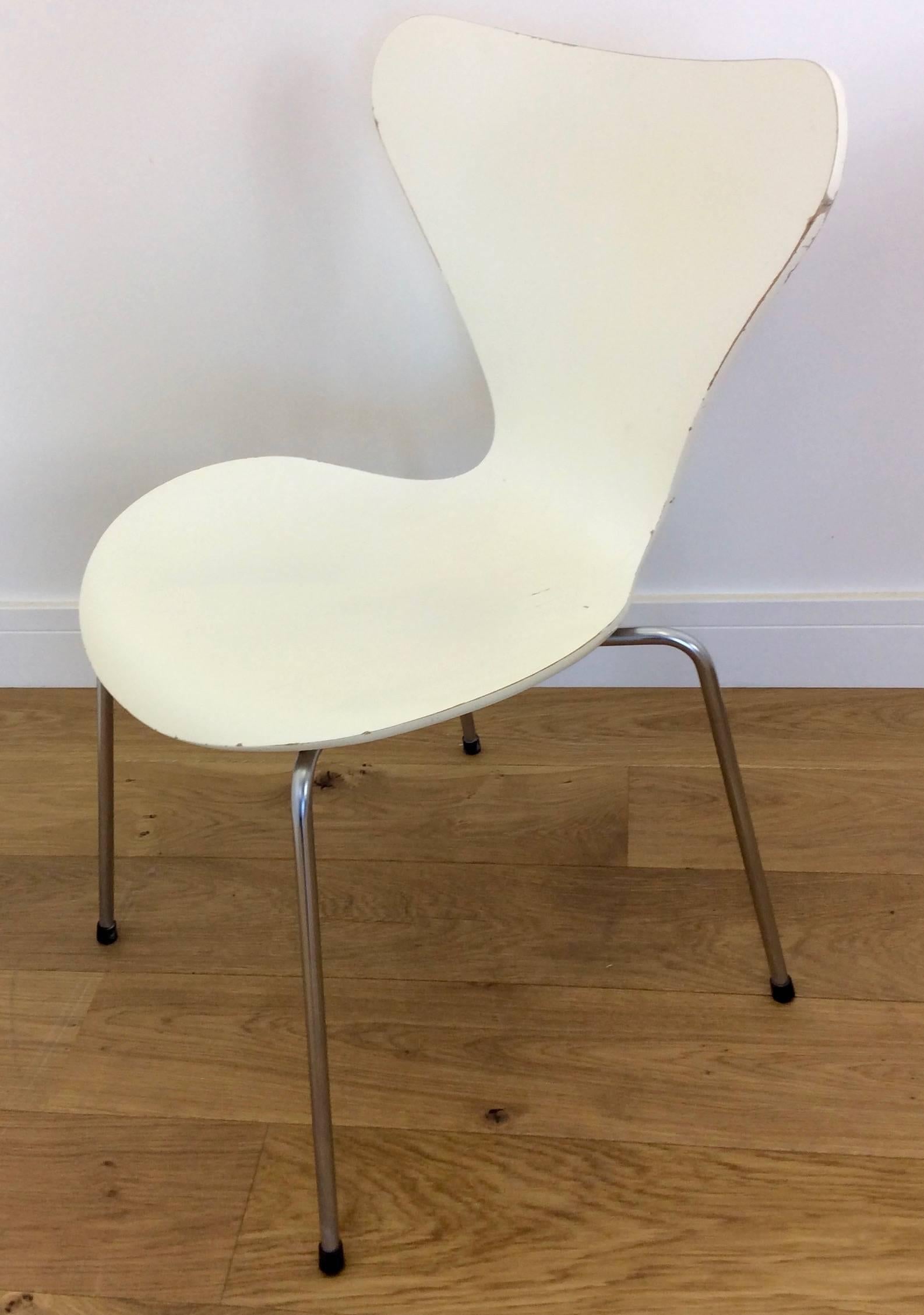 Danish Fritz Hansen Dining Table and Chairs by Arne Jacobsen For Sale