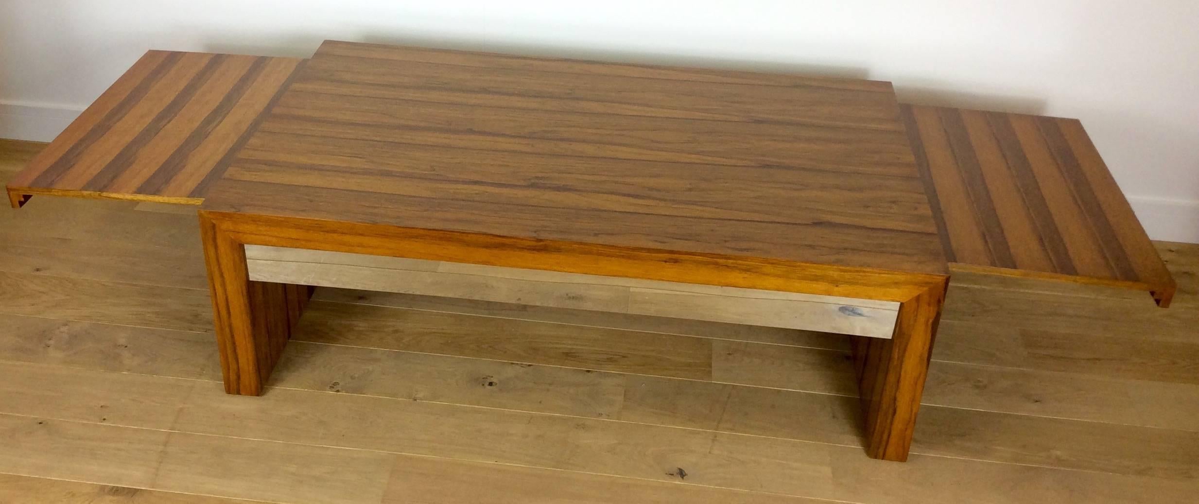 Mid-Century Large Low Rosewood Extendable Table In Excellent Condition In London, GB
