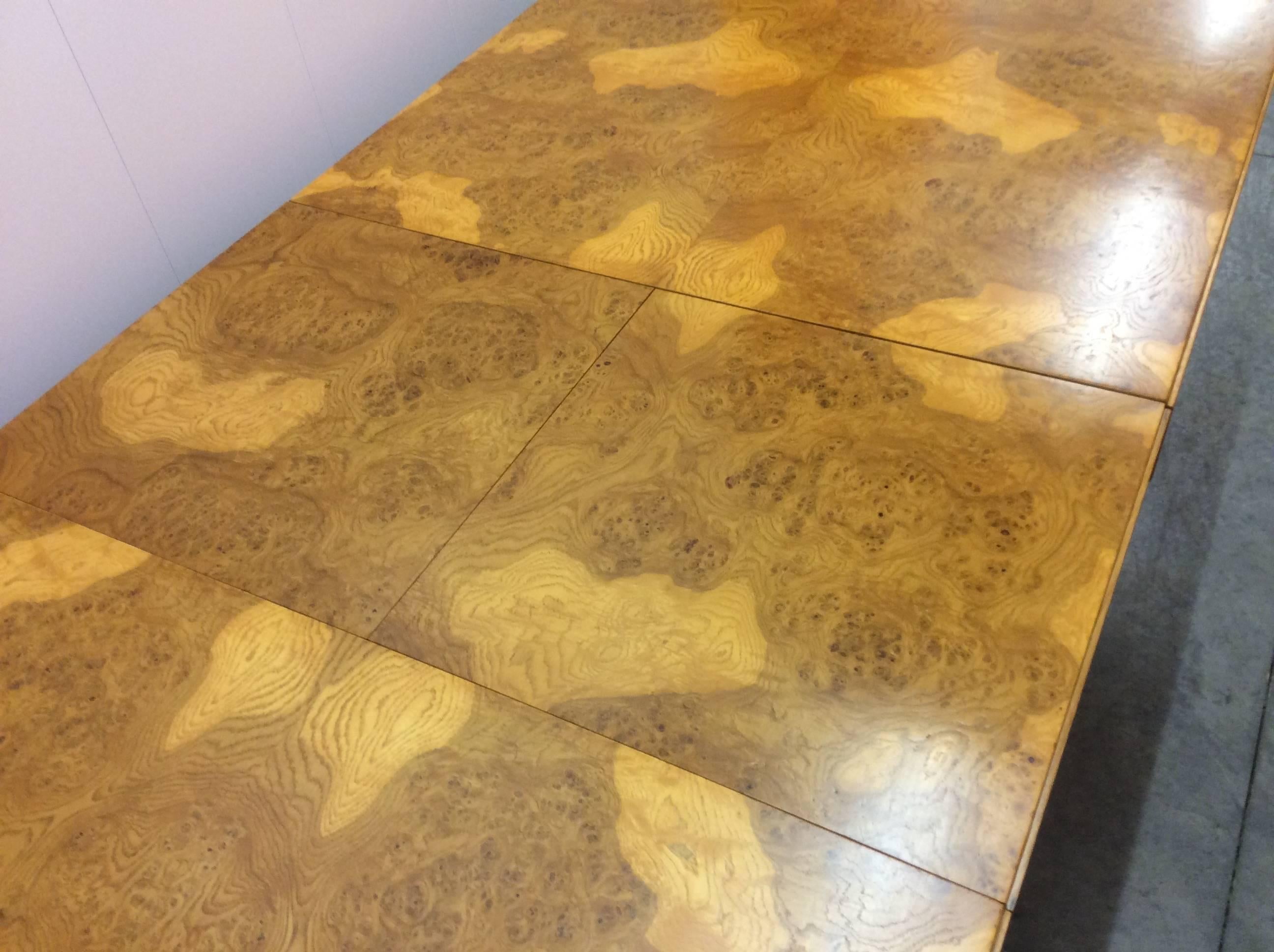 Mid-20th Century Extendable Dining Table For Sale 1