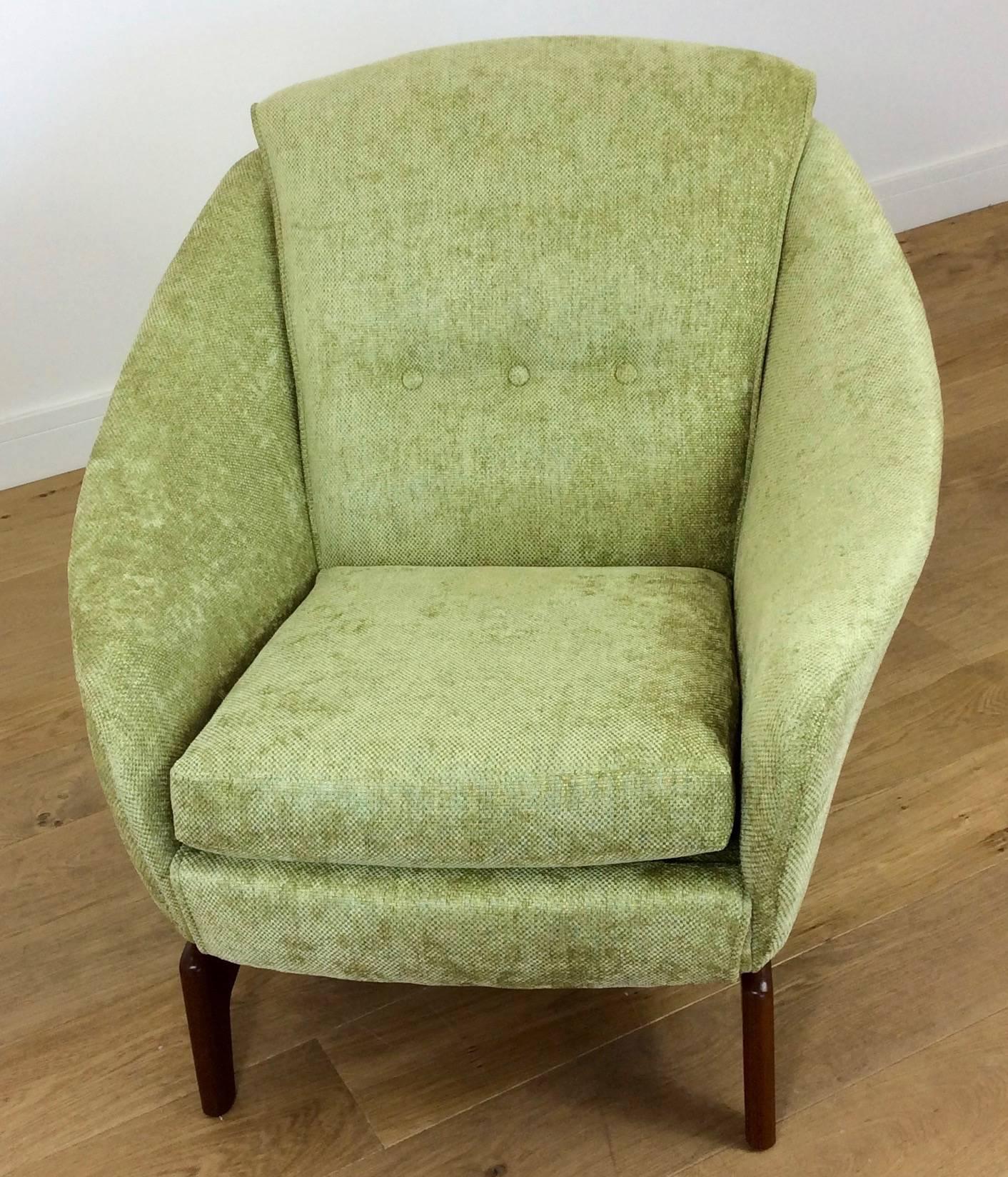 Mid-Century Modern design armchair.
Great shape to this MCM armchair, newly upholstered in a light green fabric.
Measures: 83 cm H x 94 cm D x 92 cm W. Seat depth 53 seat H 42
Danish, circa 1960.