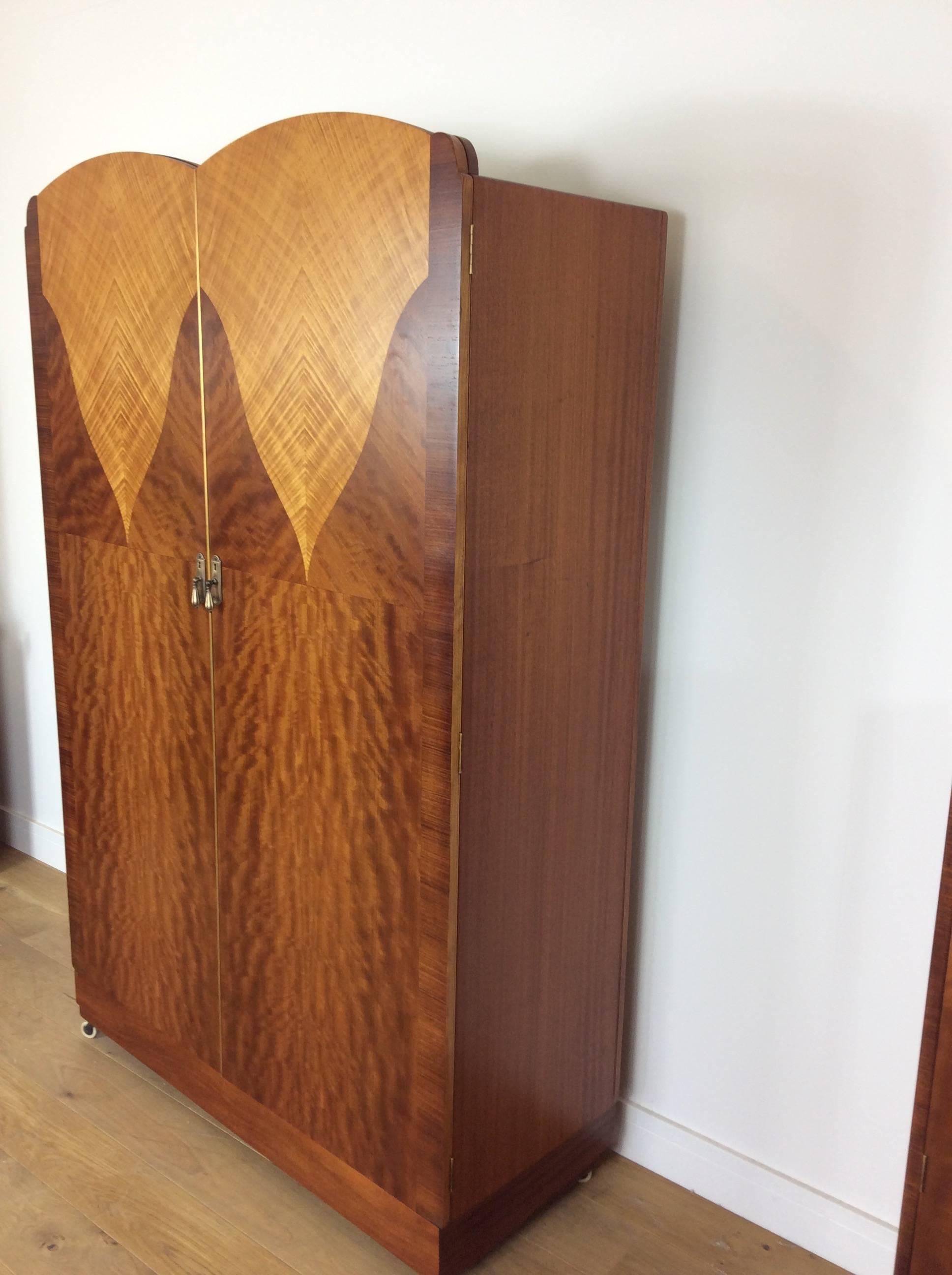 Art Deco Bedroom Set in Satin Maple by Maple & Co. In Excellent Condition In London, GB