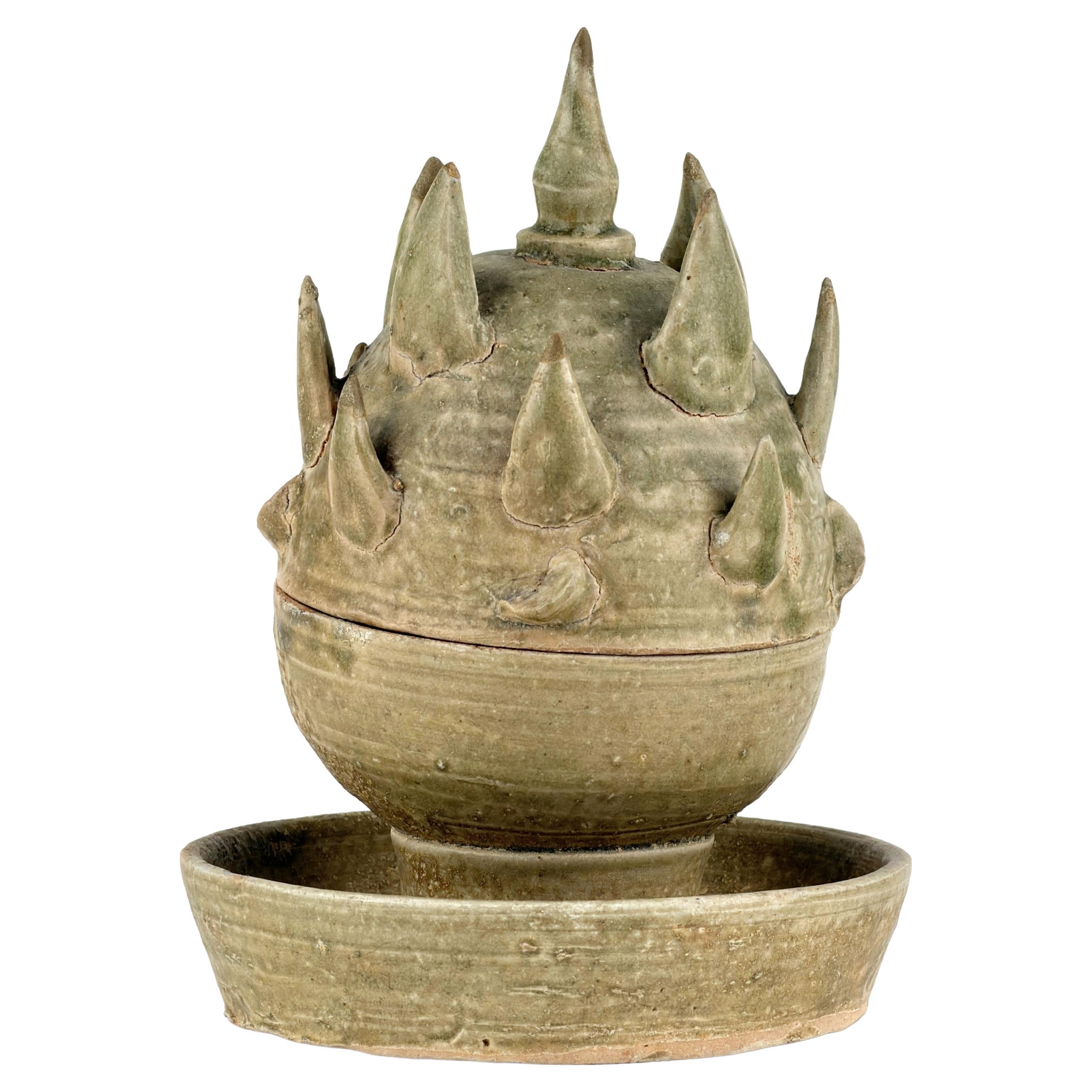 Rare brûleur d
encens Boshan Yue Celadon, dynastie Jin en vente