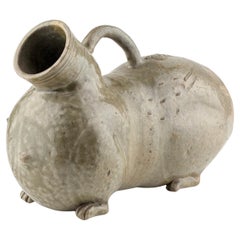 Seltenes Yue-Celadon-glasiertes Figurengefäß, westliche Jin Dynasty (265-420) Seltenes Yue-Celadon-glasiertes Figurengefäß, westliche Jin Dynasty (265-420)