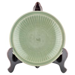 Grande piatto in celadon 'Longquan', dinastia Ming, XV secolo