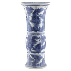 A Large Gu Vase from Vung Tau Ship, Qing Dynasty Kangxi Era, Circa 1690 A Large Gu Vase from Vung Tau Ship, Qing Dynasty Kangxi Era, Circa 1690