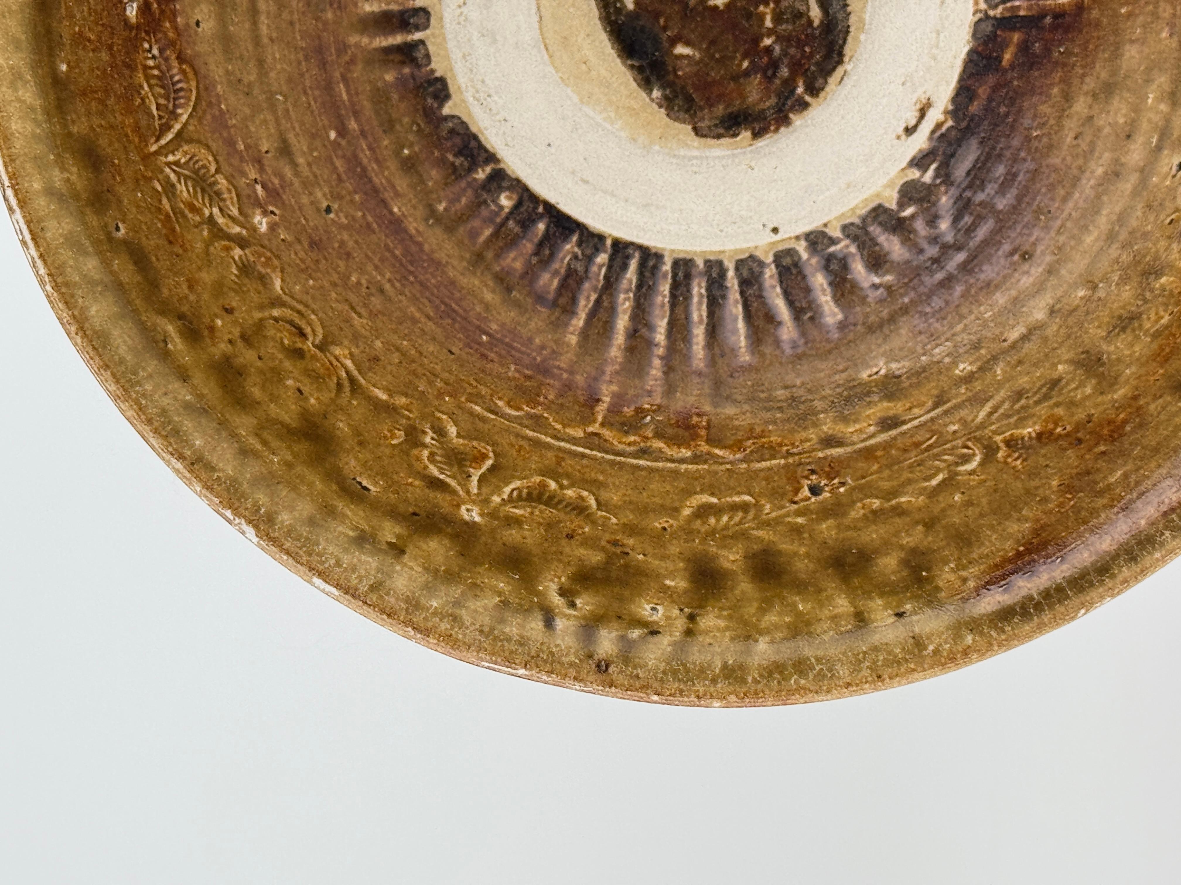 Fino al XVIII secolo Rare ciotole in gres annamense con smalto marrone-verde, Vietnam, XIV-XV secolo in vendita