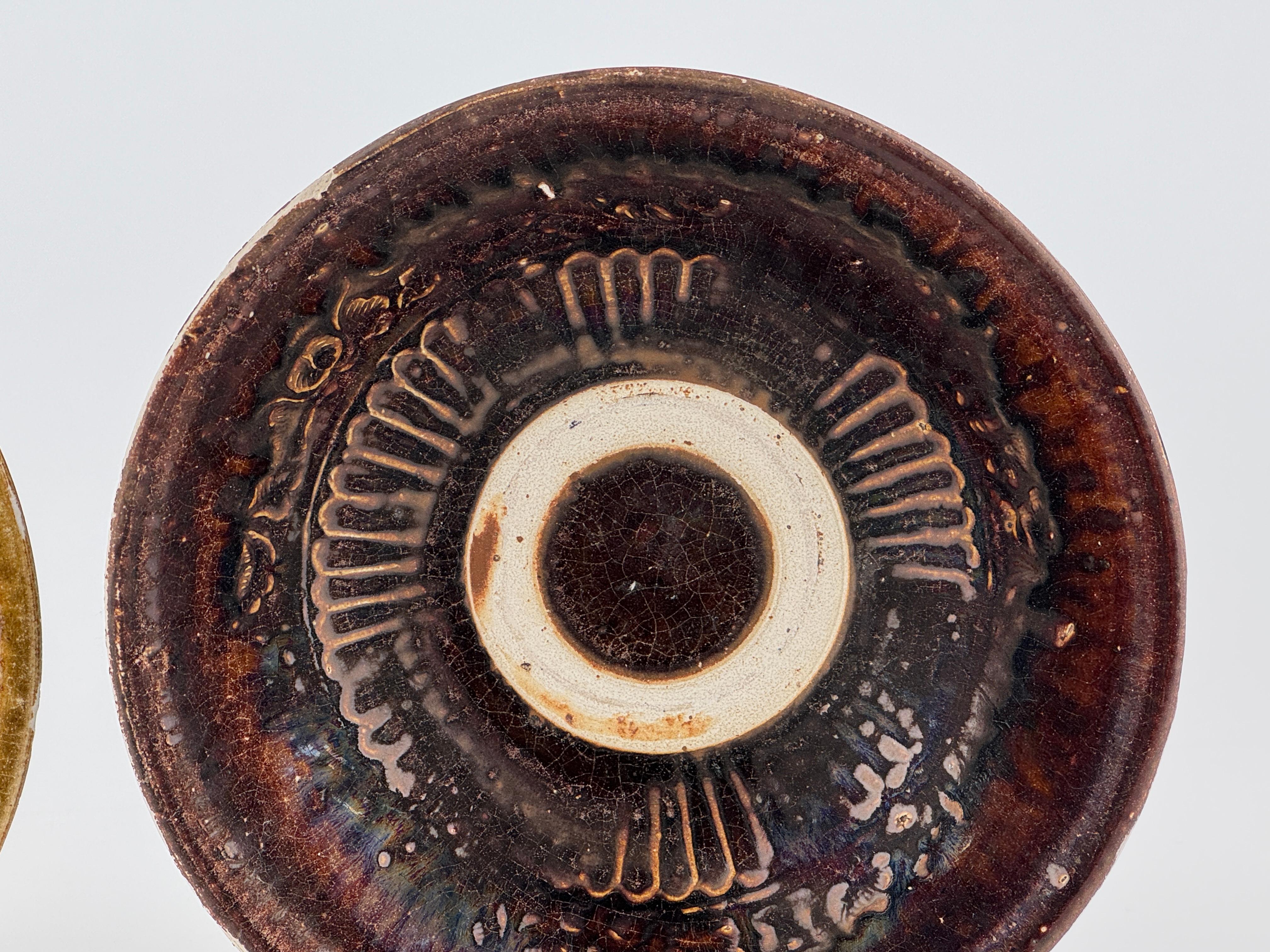 Vietnamita Rare ciotole in gres annamense con smalto marrone-verde, Vietnam, XIV-XV secolo in vendita