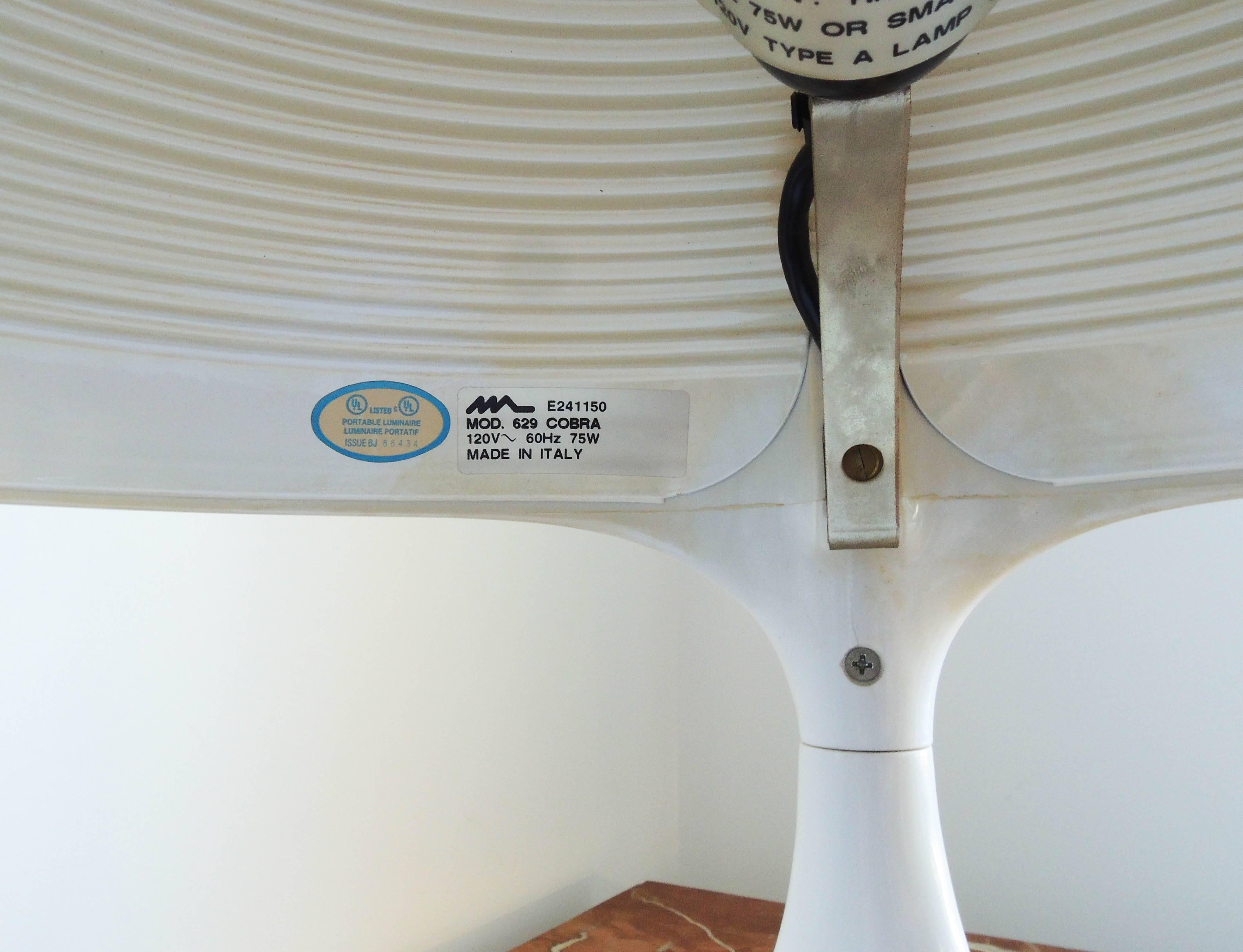 Mid-Century Modern Lampe Cobra italienne du milieu du siècle par Martinelli Luce en vente