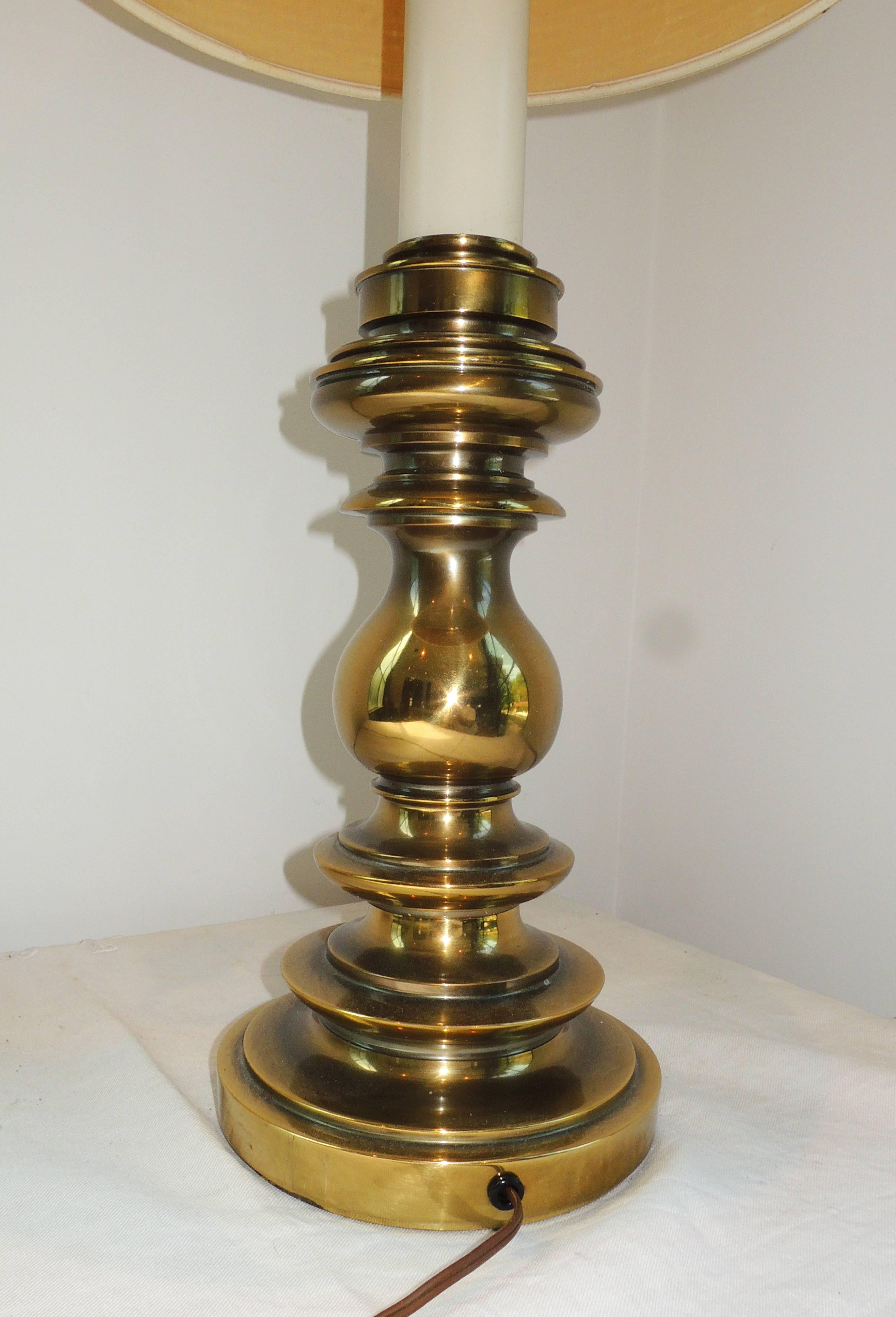 Brass Candlestick Stiffel Table Lamp In Excellent Condition For Sale In Washington, DC