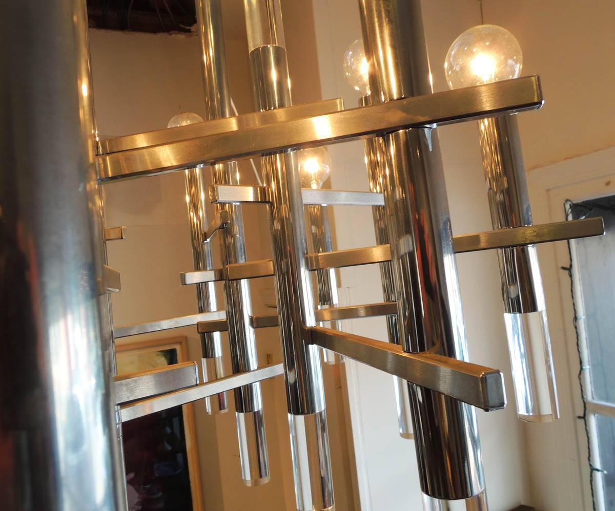 Sciolari Chrome and Lucite Fifteen-Light Chandelier In Excellent Condition In Washington, DC