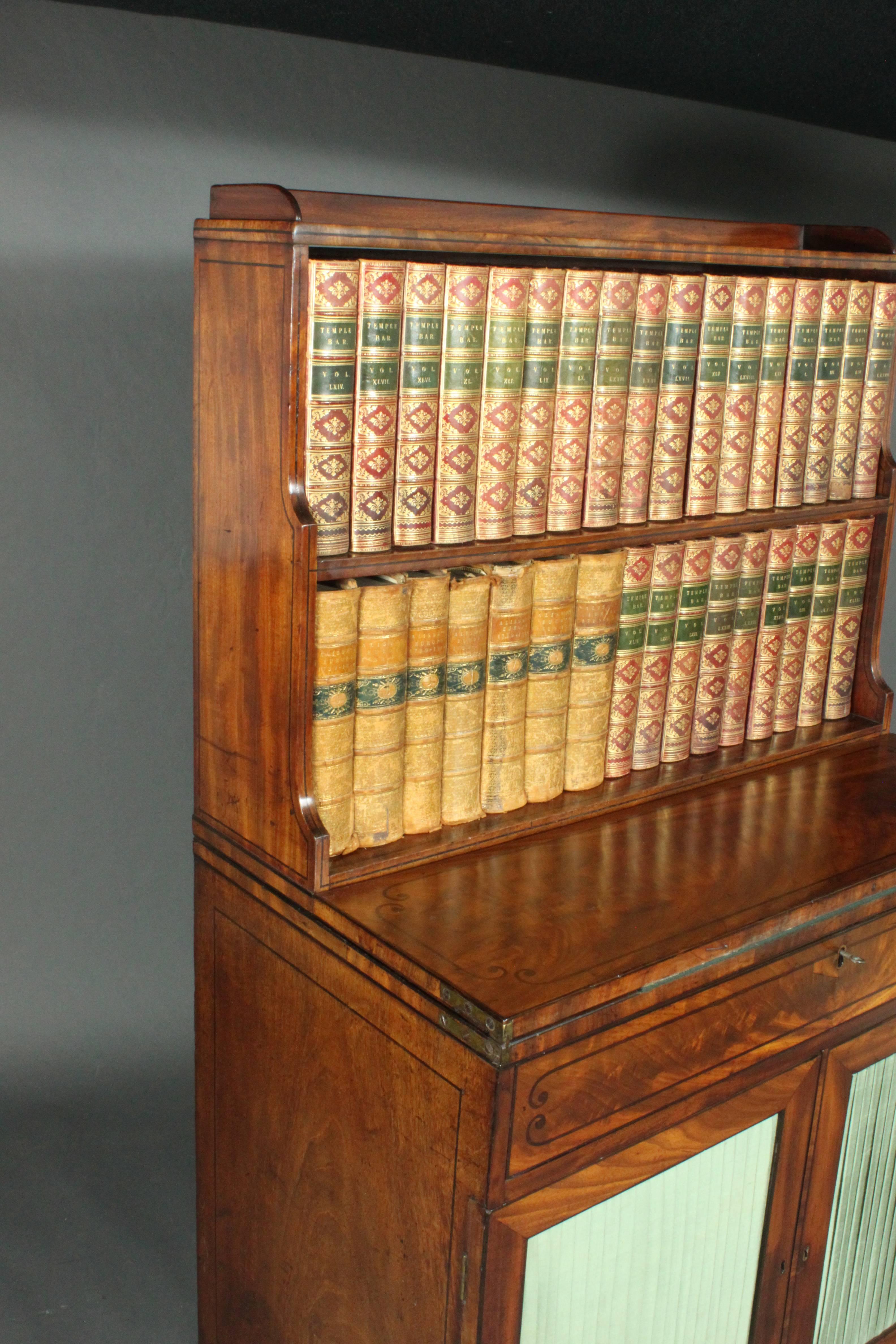 Regency Mahogany Lady's Writing Cabinet In Excellent Condition For Sale In Bradford-on-Avon, Wiltshire