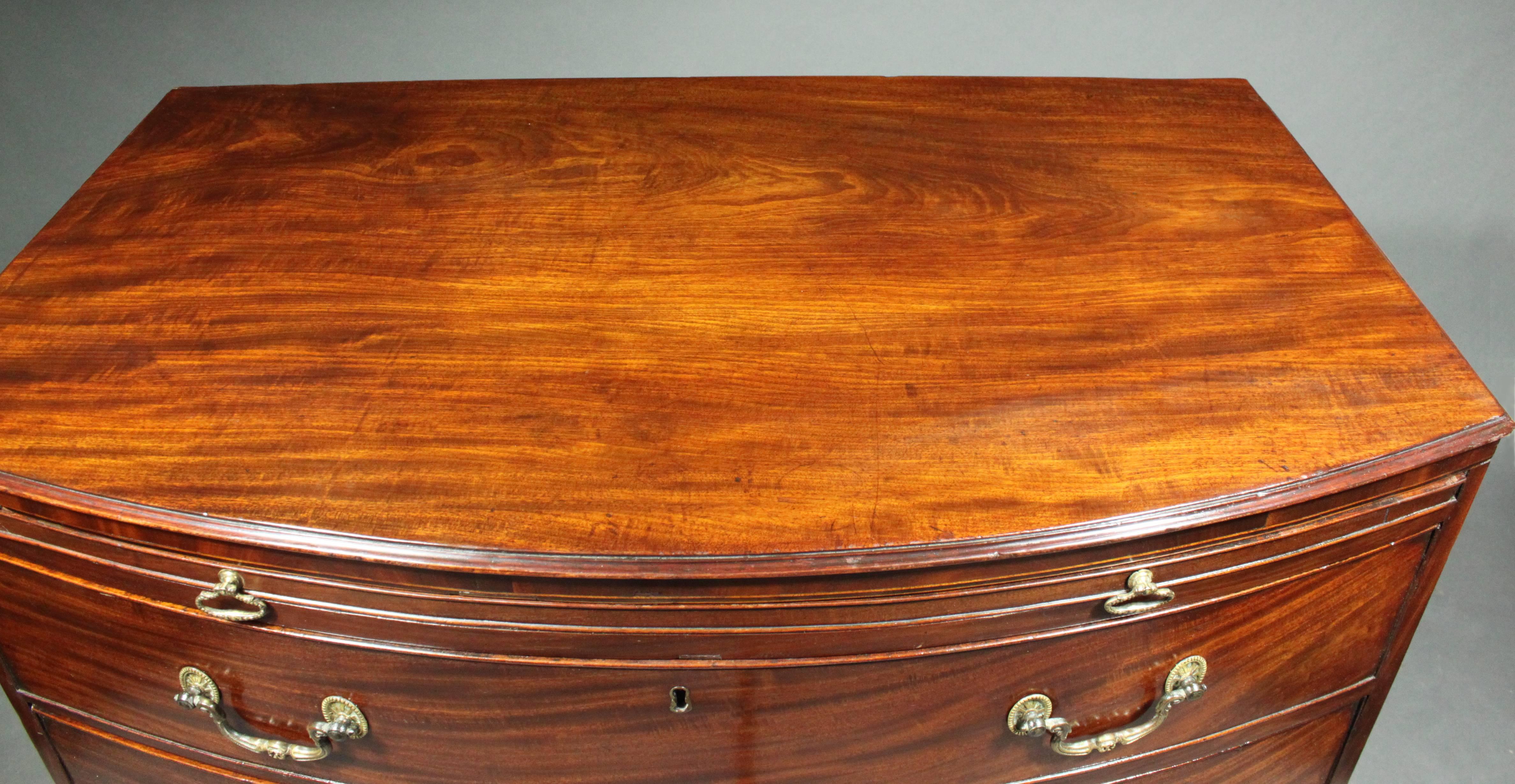George III Bow Front Chest In Good Condition In Bradford-on-Avon, Wiltshire
