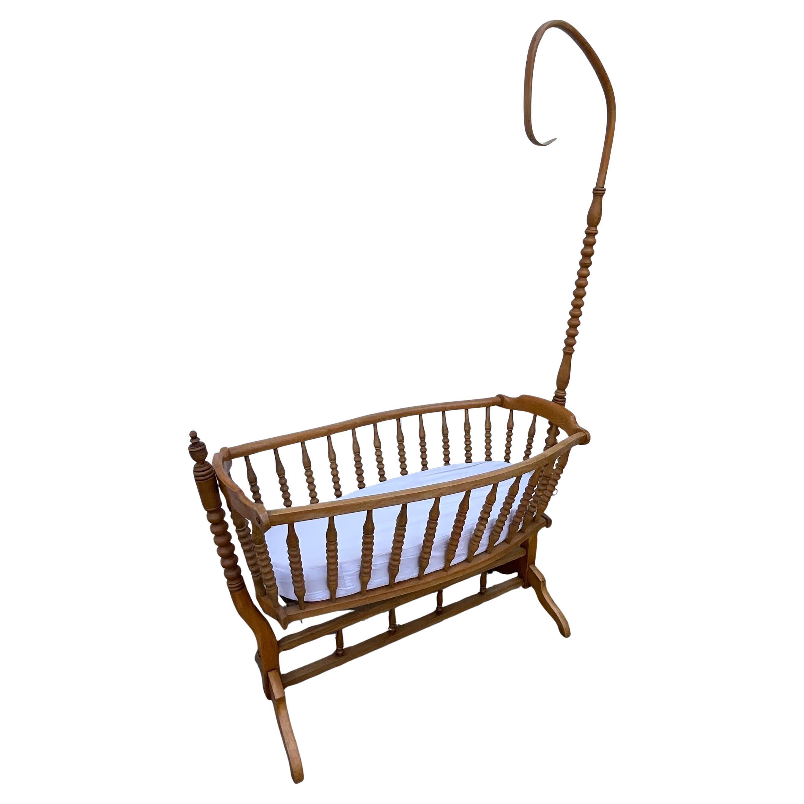 Antique Cradle In Solid Beech – Early 20th Century