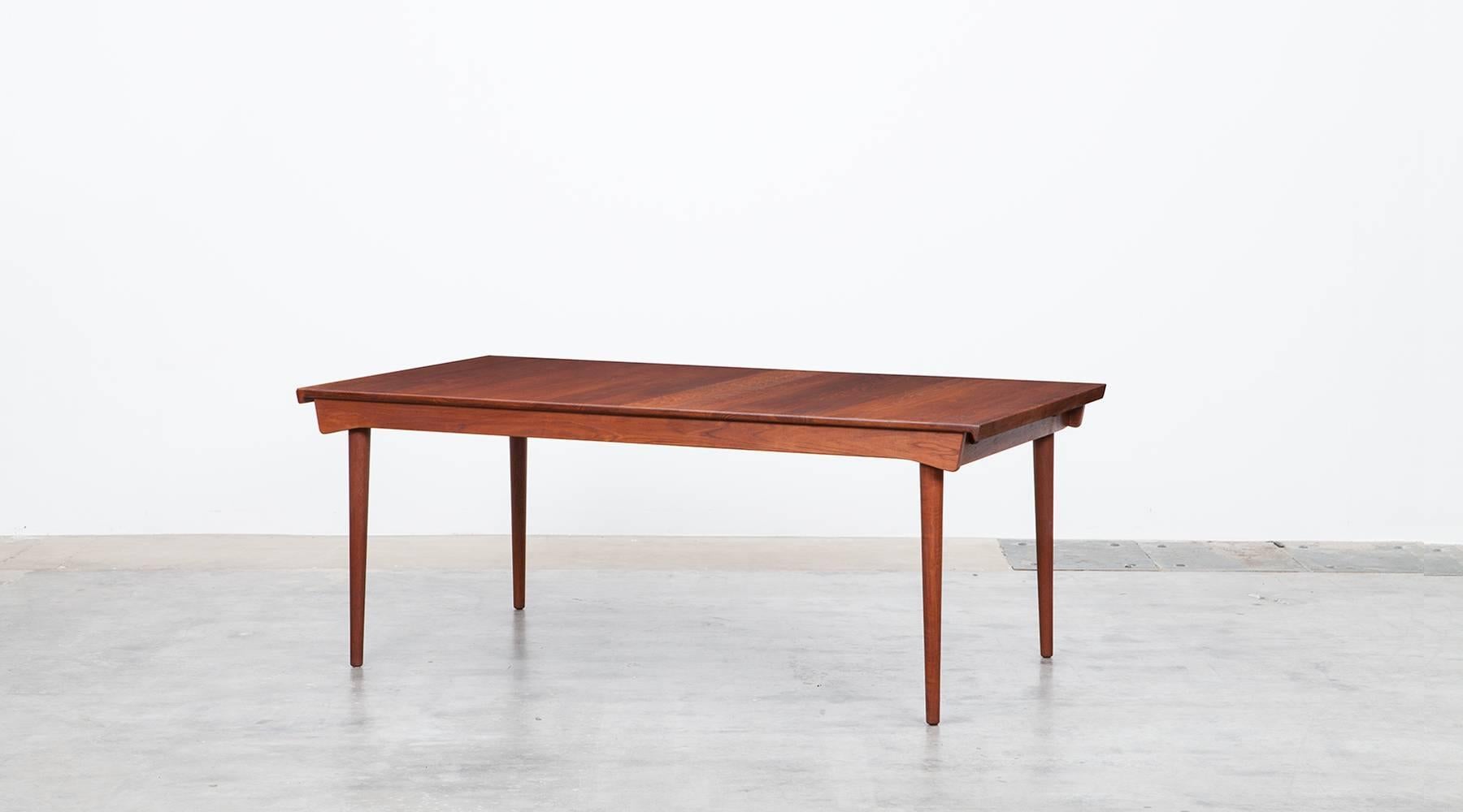 Finn Juhl Extending Table 'b' In Good Condition In Frankfurt, Hessen, DE