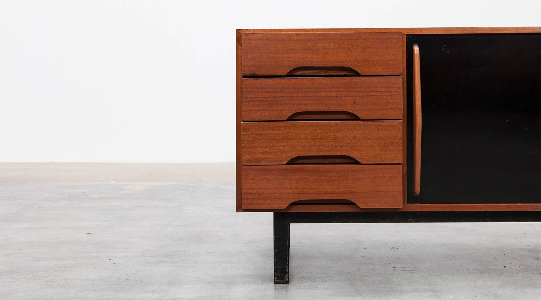 Charlotte Perriand Sideboard in Mahogany 'd' In Good Condition In Frankfurt, Hessen, DE
