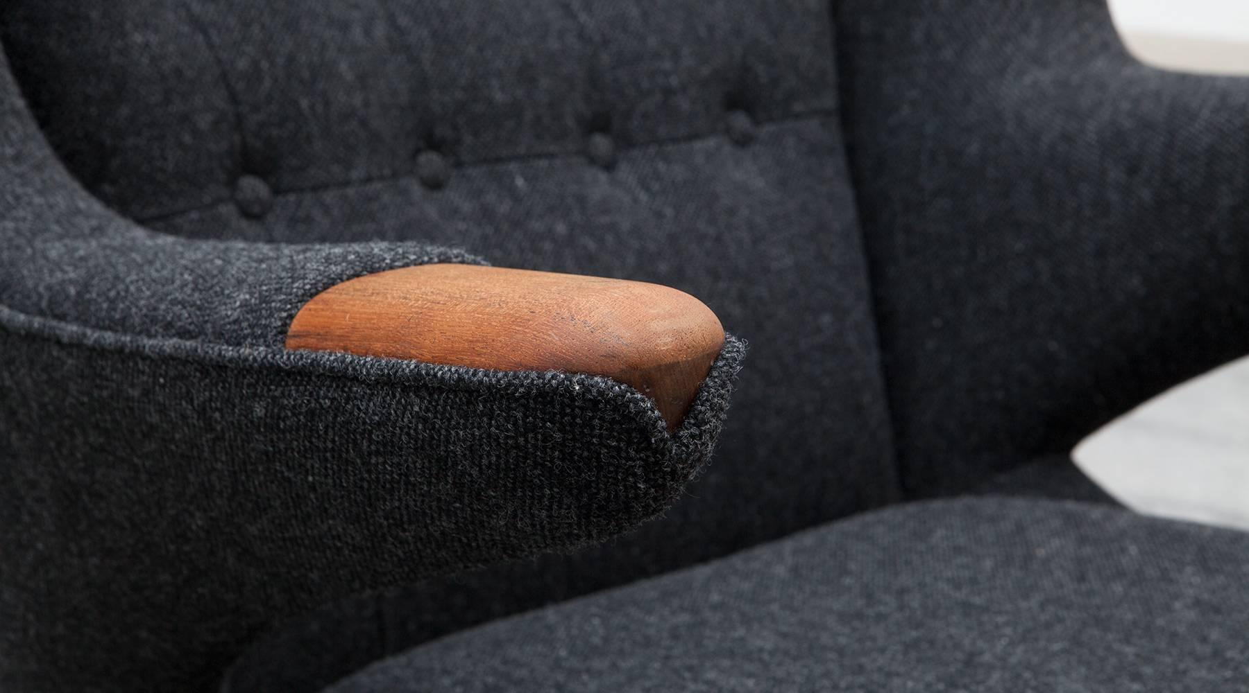 Hans Wegner Papa Bear Lounge Chair 'D', New Upholstery 1
