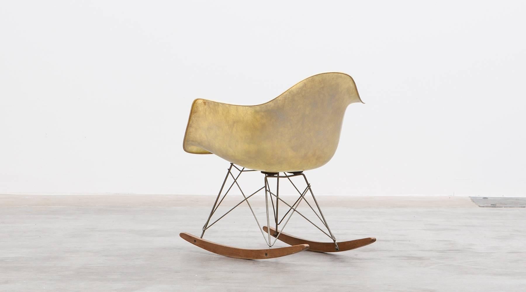 Mid-20th Century 1948 Parchment Color Fiberglass Shell RAR Rocking Chair by Charles & Ray Eames 