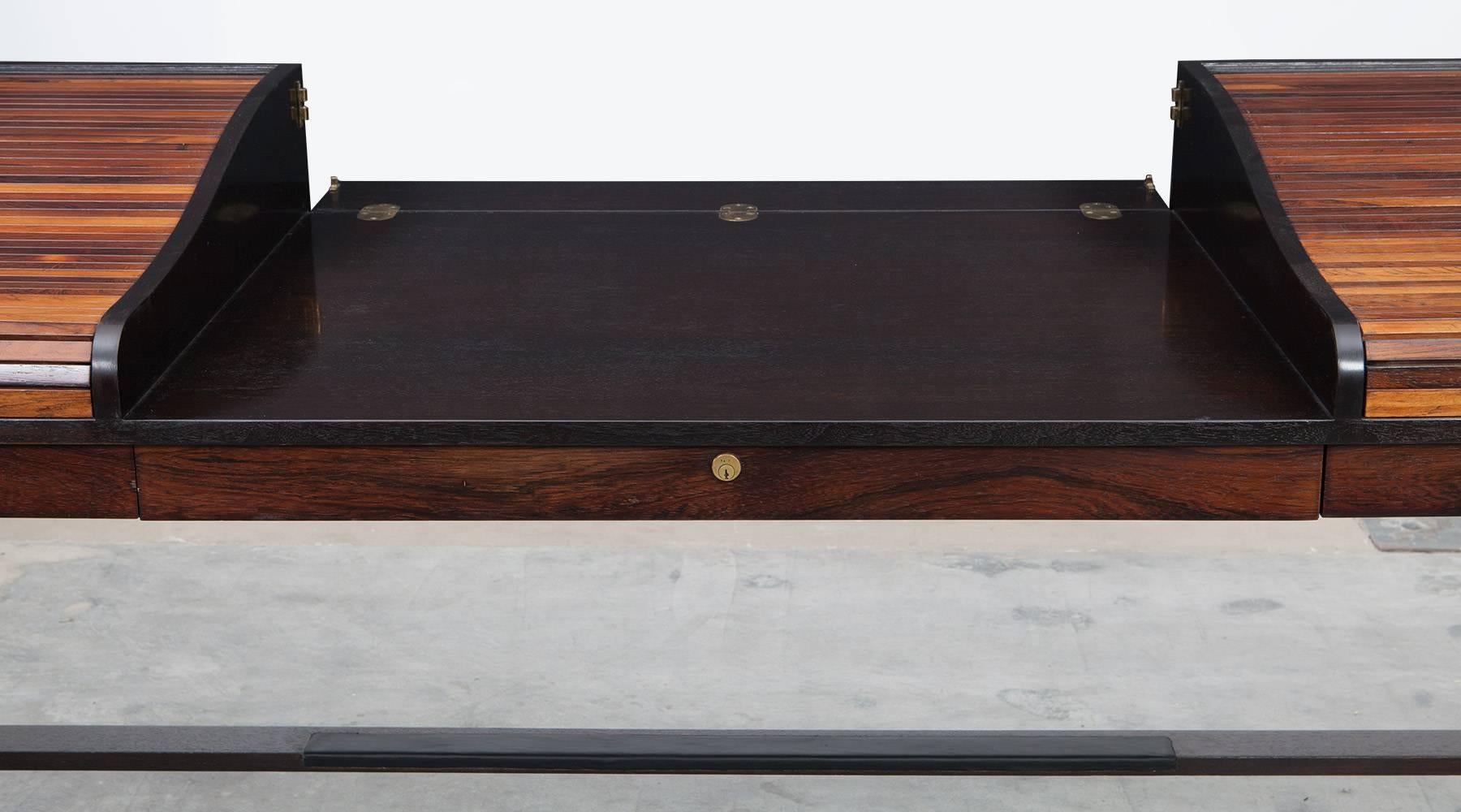 1960´s brown wooden Desk by Edward Wormley 'b' In Excellent Condition For Sale In Frankfurt, Hessen, DE
