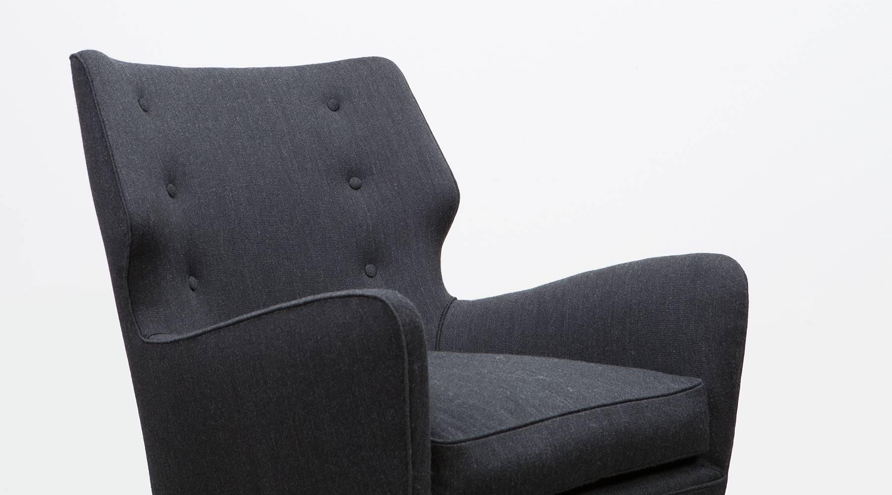 Pair of Gio Ponti Lounge Chairs 'B' 'New Upholstery' 1