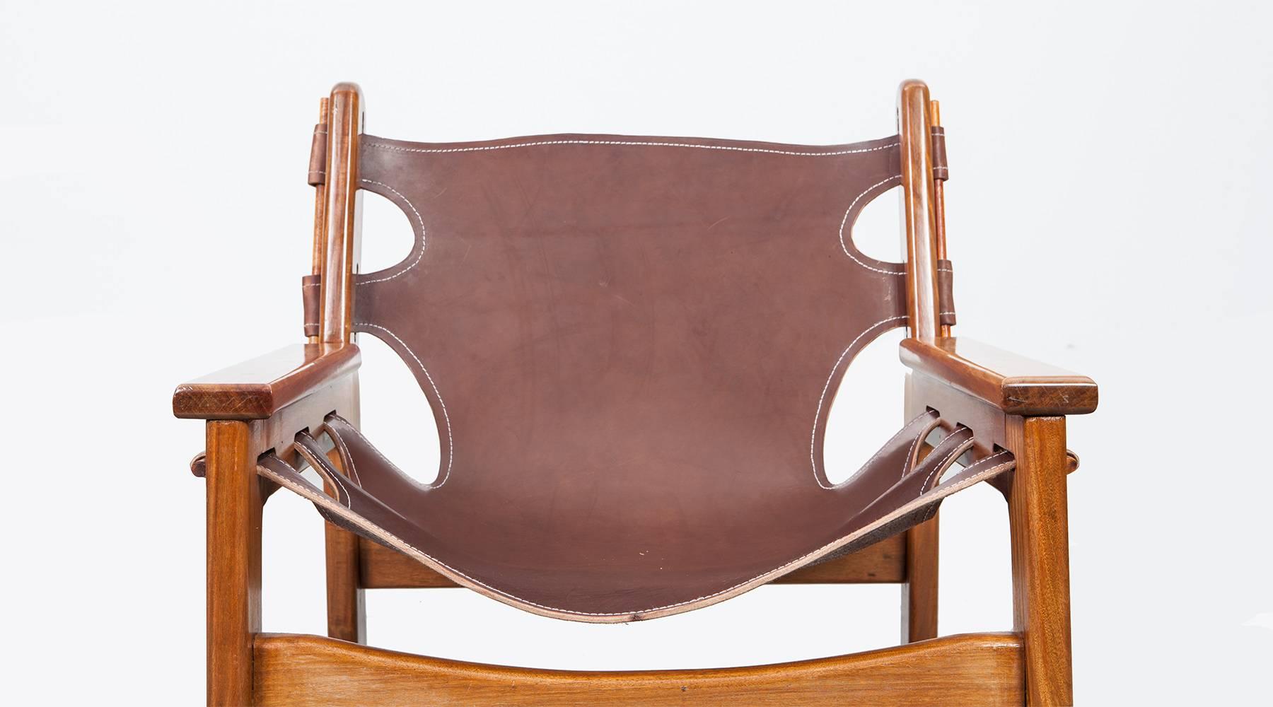 19702 brown leather and wood Lounge Chairs by Sergio Rodrigues For Sale 1