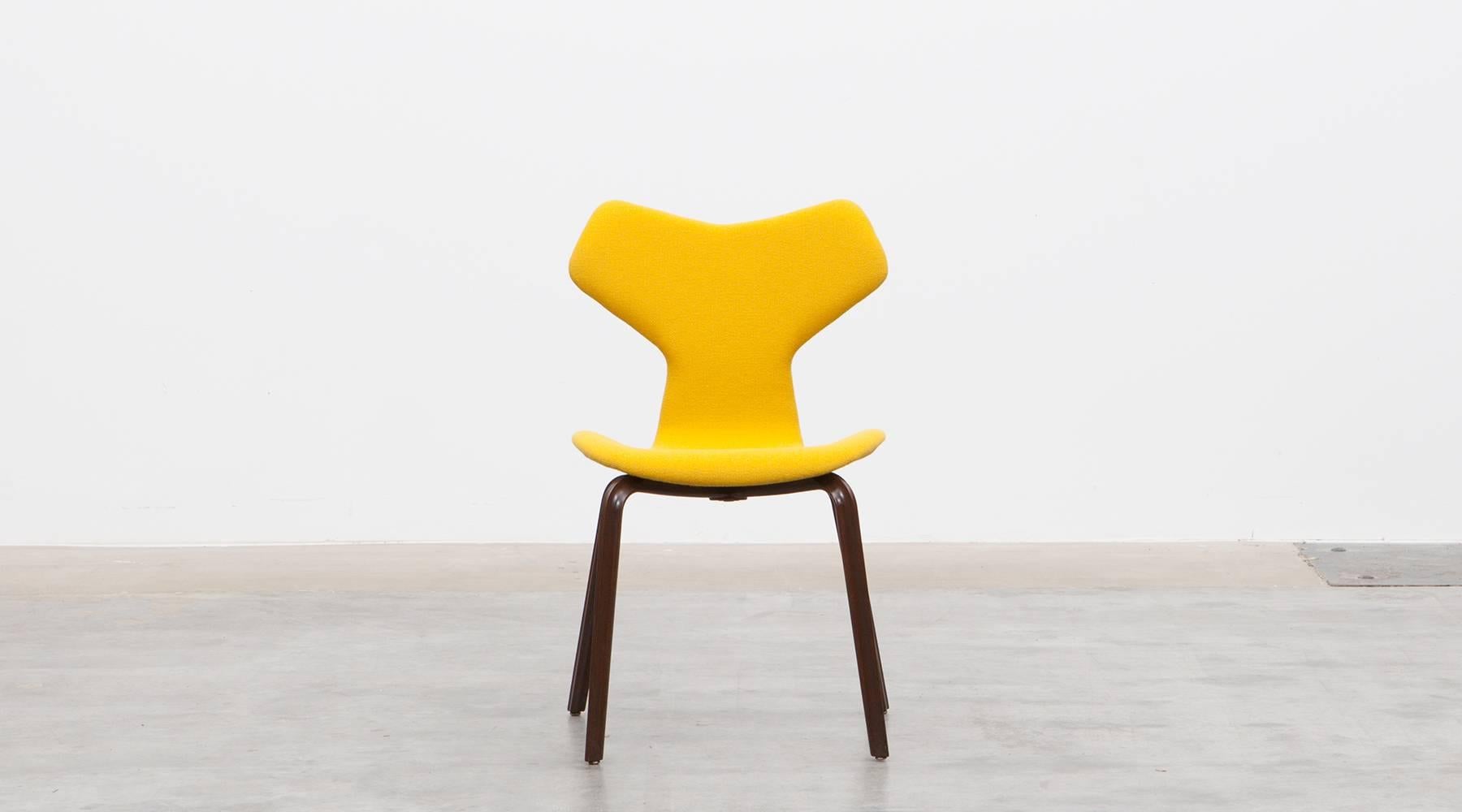 Mid-Century Modern 1950s Yellow Upholstery, set of four Plywood Chairs by Arne Jacobsen For Sale