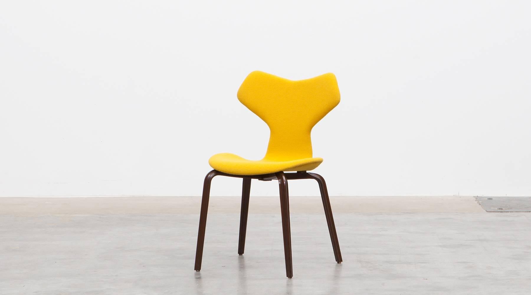 Danish 1950s Yellow Upholstery, set of four Plywood Chairs by Arne Jacobsen For Sale