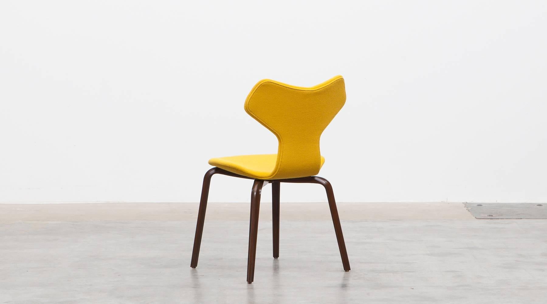 Mid-20th Century 1950s Yellow Upholstery, set of four Plywood Chairs by Arne Jacobsen For Sale