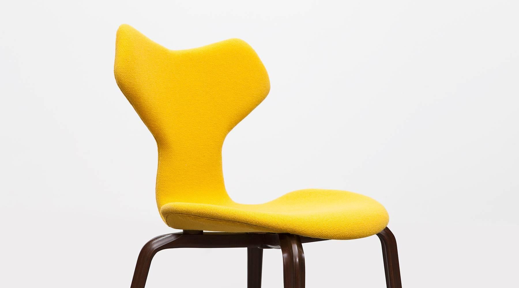 1950s Yellow Upholstery, set of four Plywood Chairs by Arne Jacobsen For Sale 2